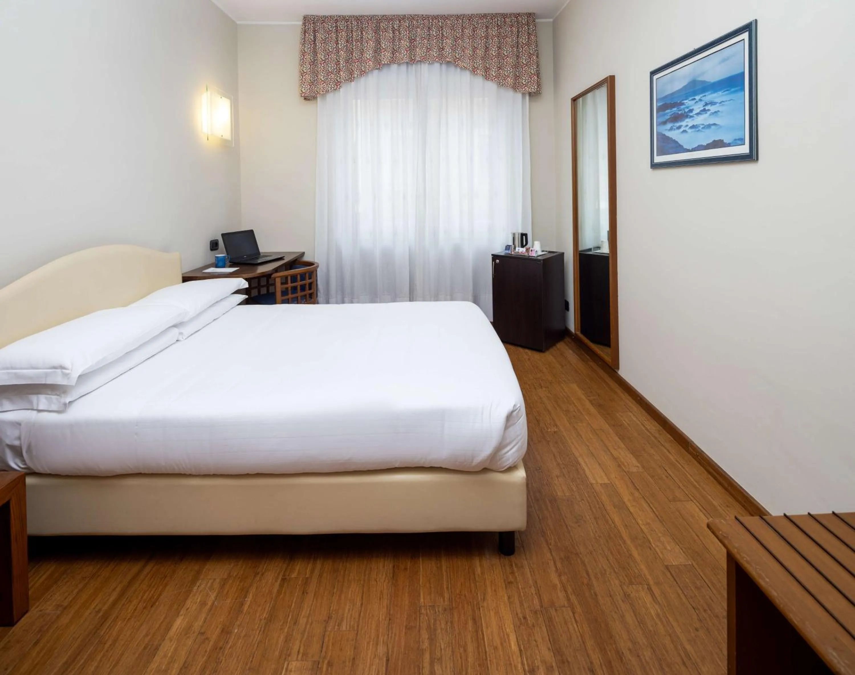 Bedroom, Bed in Best Western Hotel Crimea