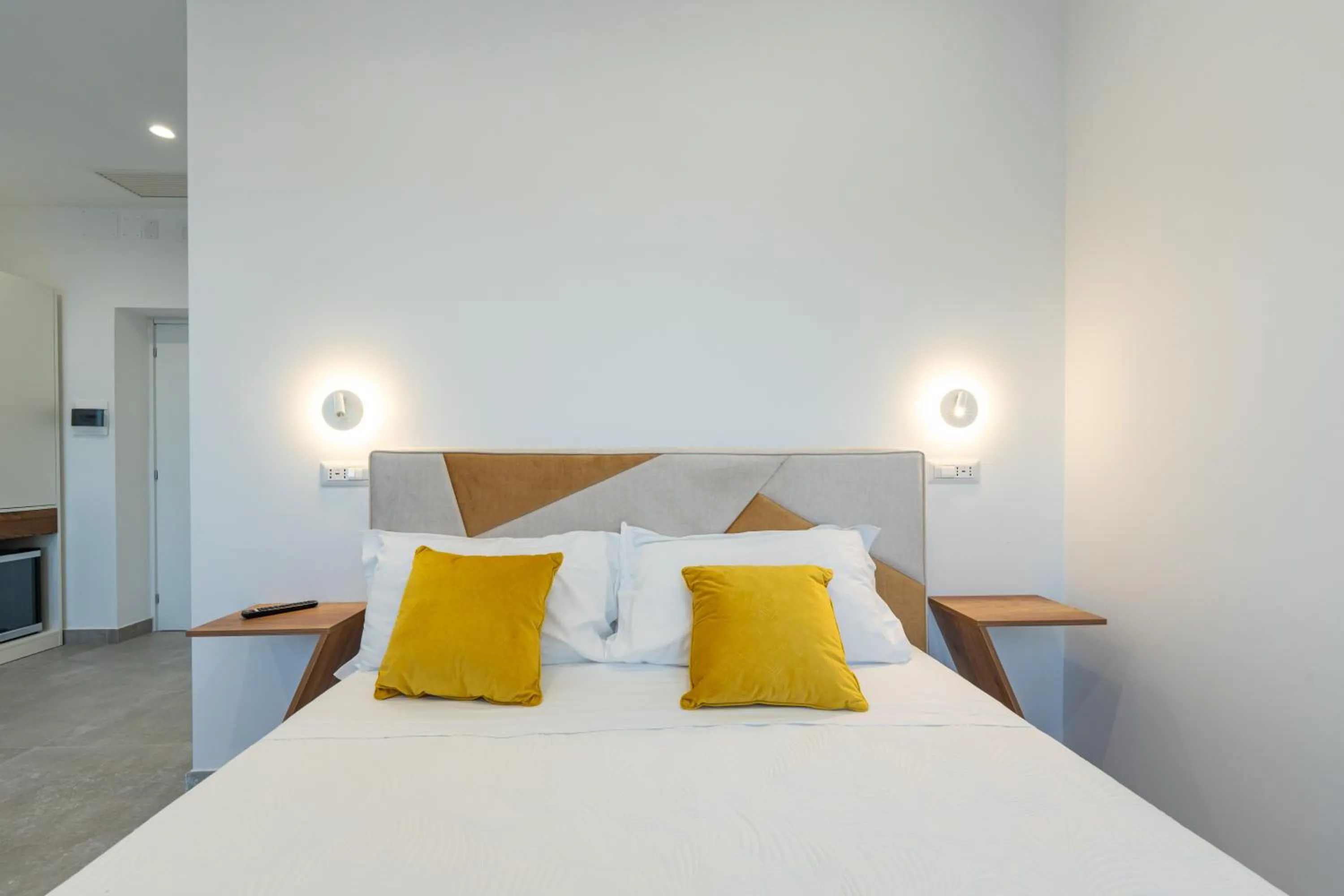 Bed in Baia Flegrea Meublè