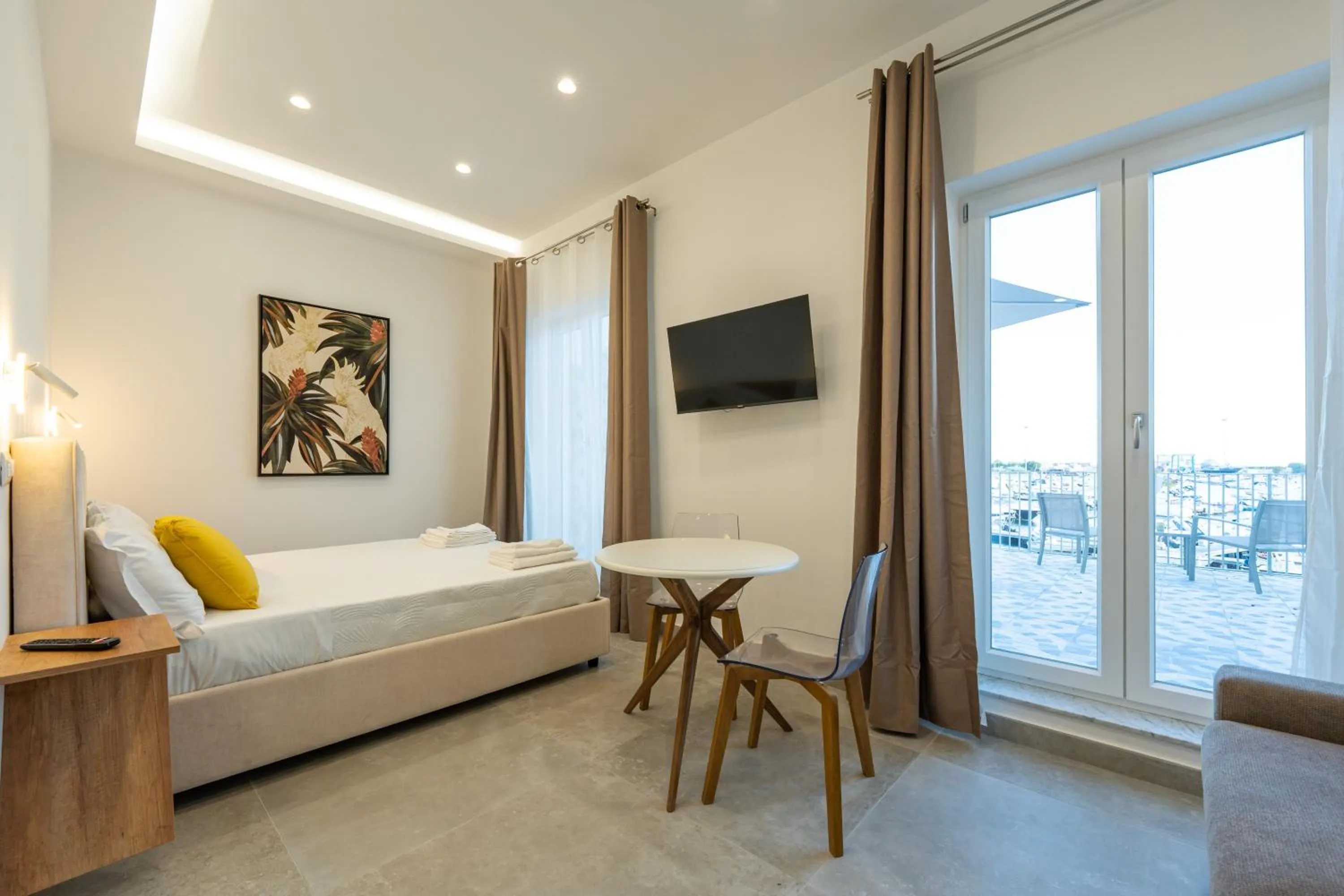 Bed in Baia Flegrea Meublè