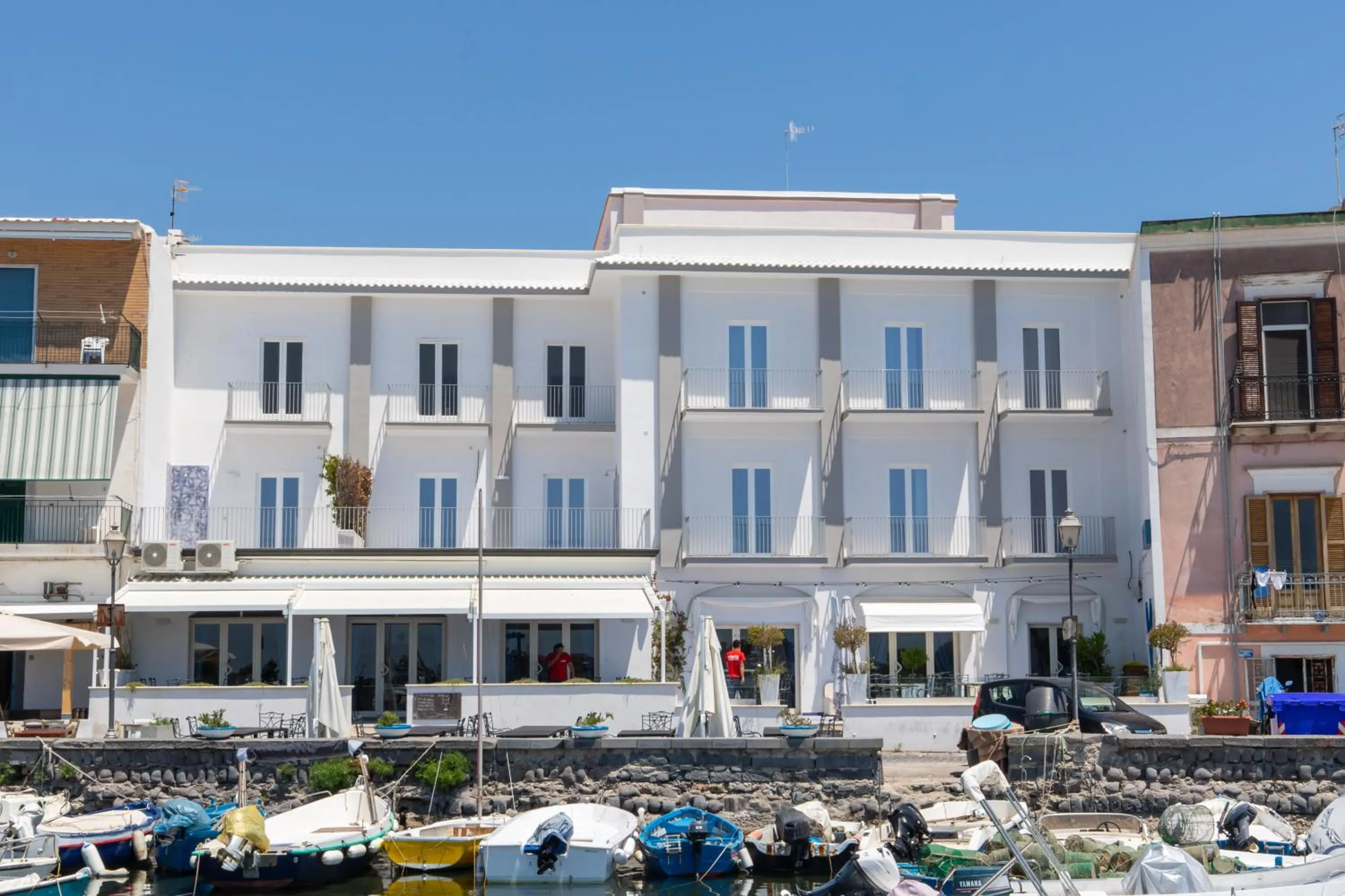 Property building in Baia Flegrea Meublè