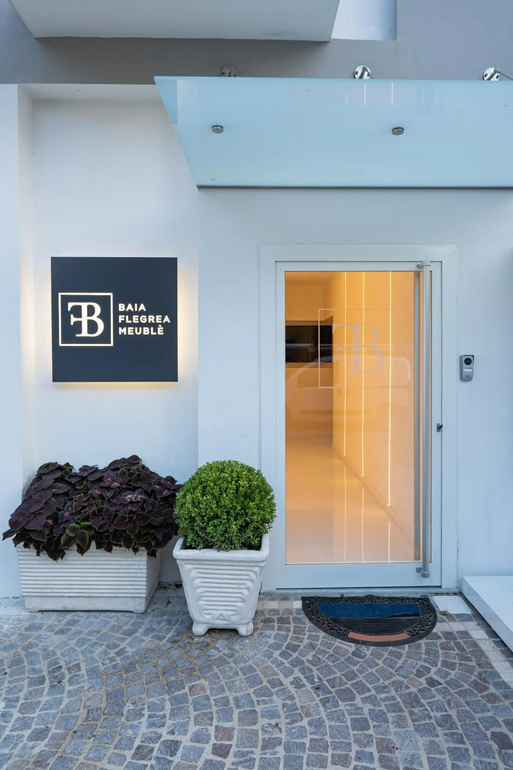 Facade/entrance in Baia Flegrea Meublè