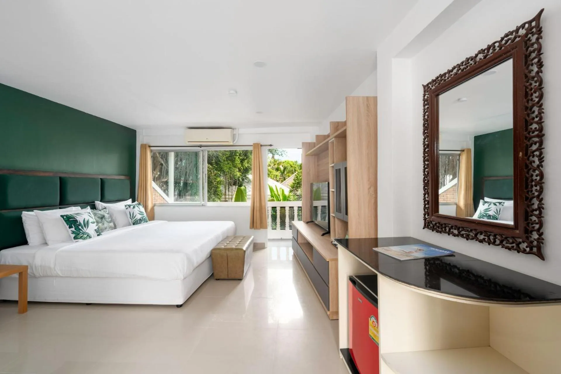 TV and multimedia, Bed in 4U Resort Samui