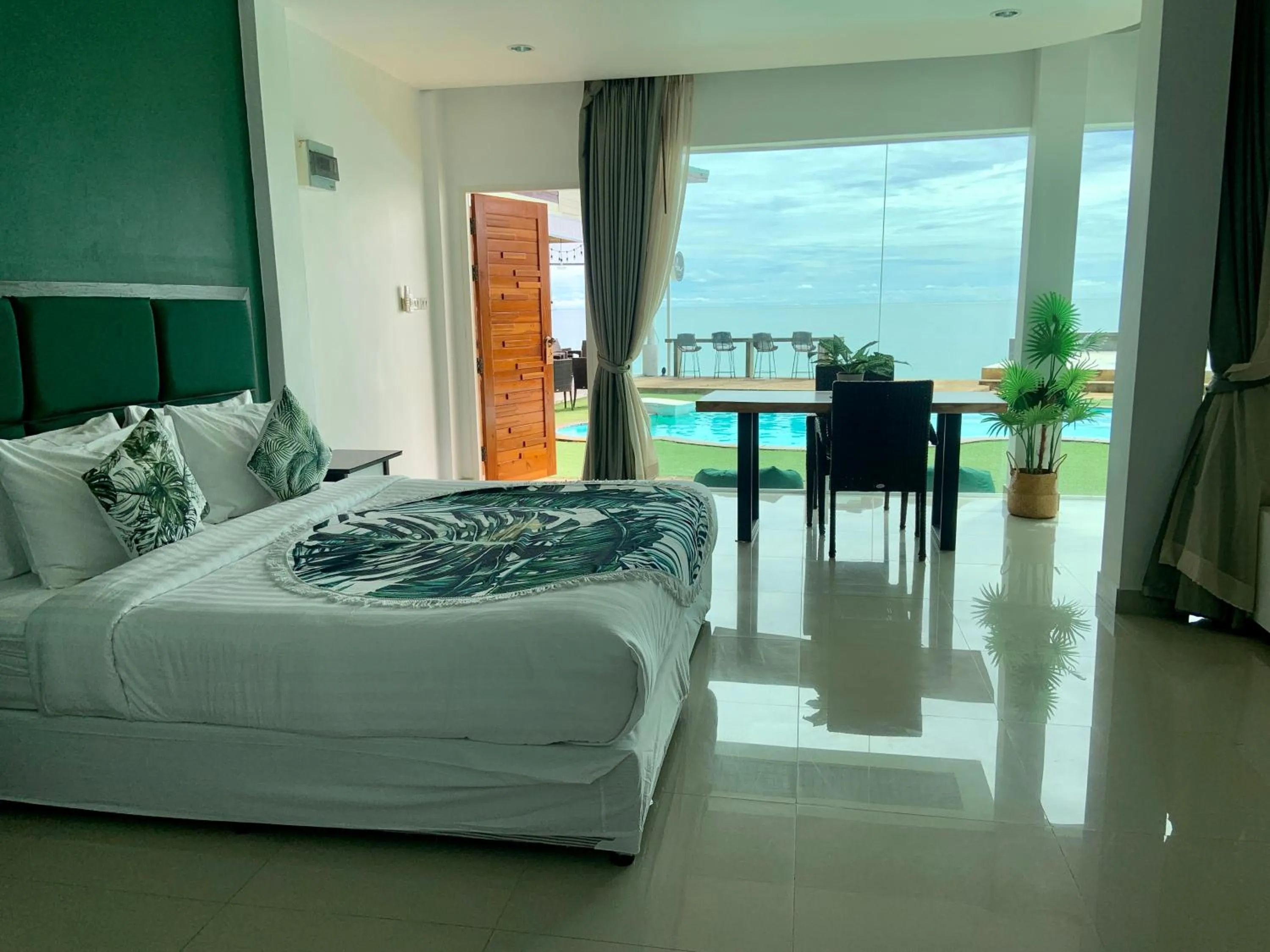 View (from property/room), Bed in 4U Resort Samui