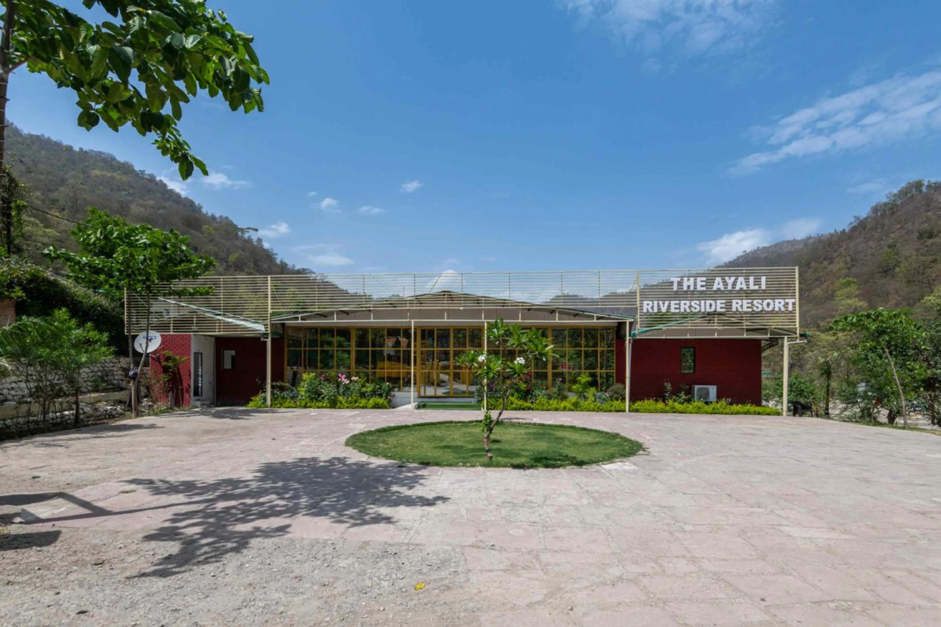 Parking in The Ayali Riverside Resort