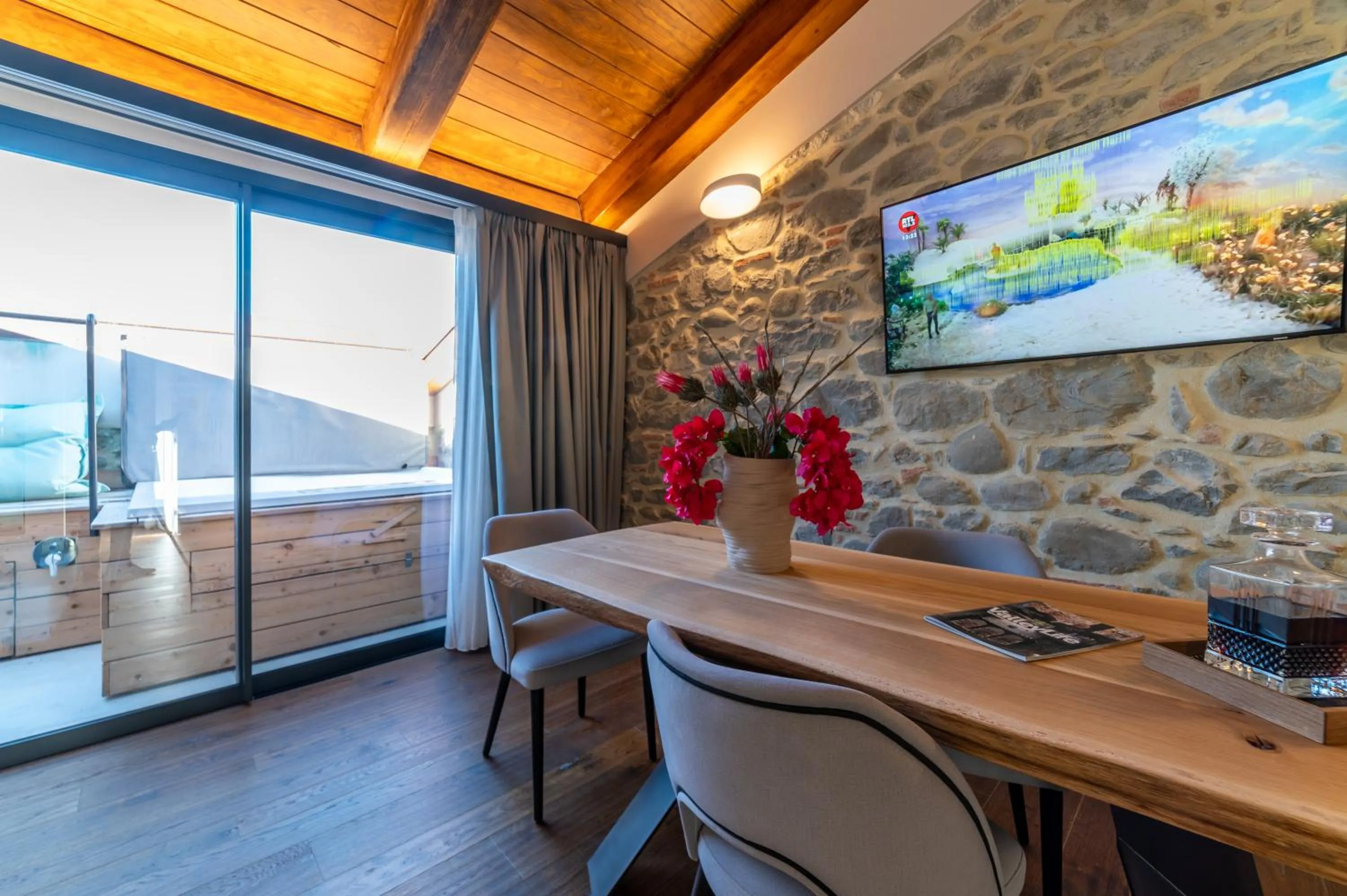 TV and multimedia in Via Roma 33 Tuscany Boutique Hotel & Spa - Adults Only