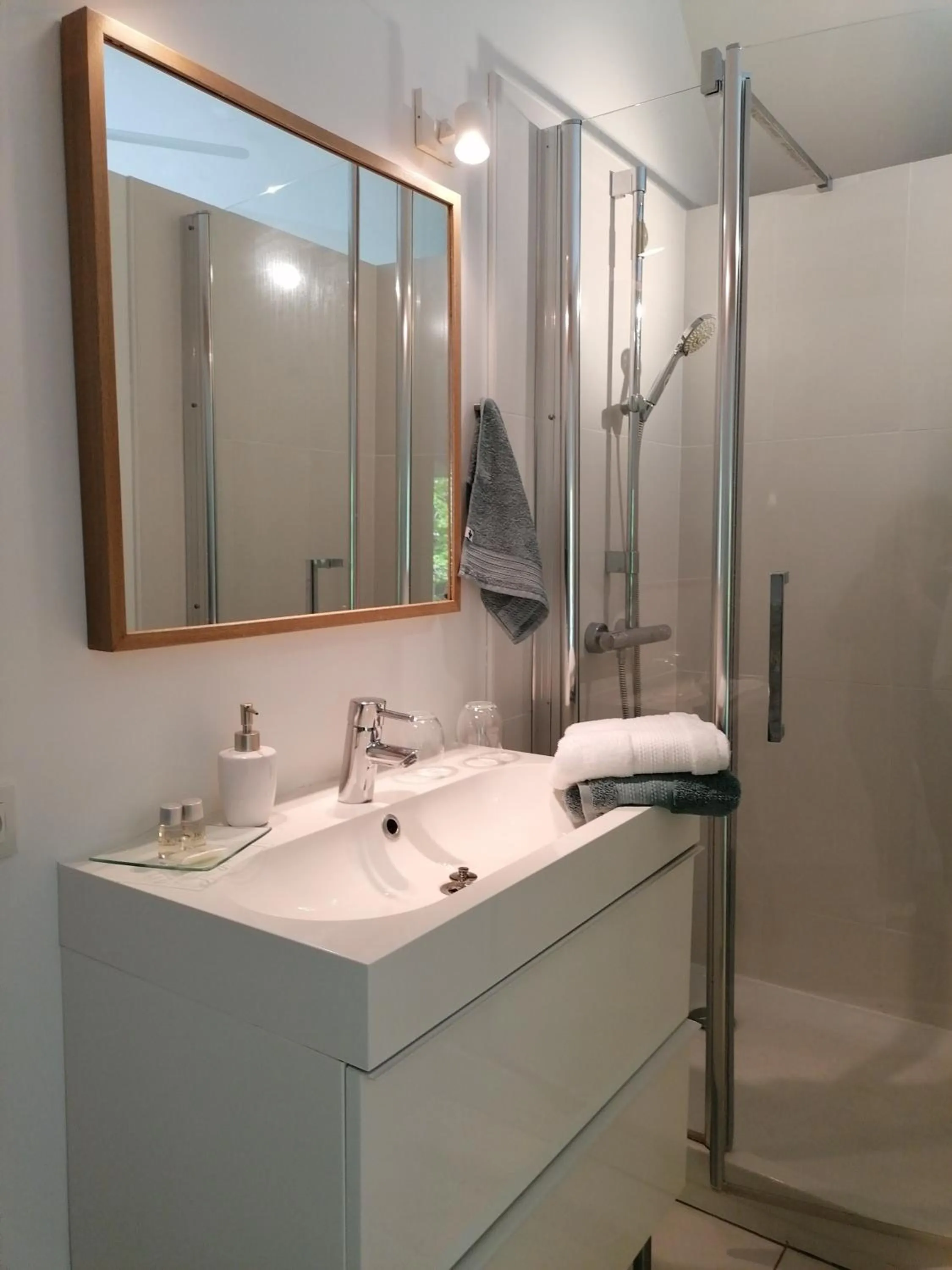 Shower in Le moulin du Mesnil