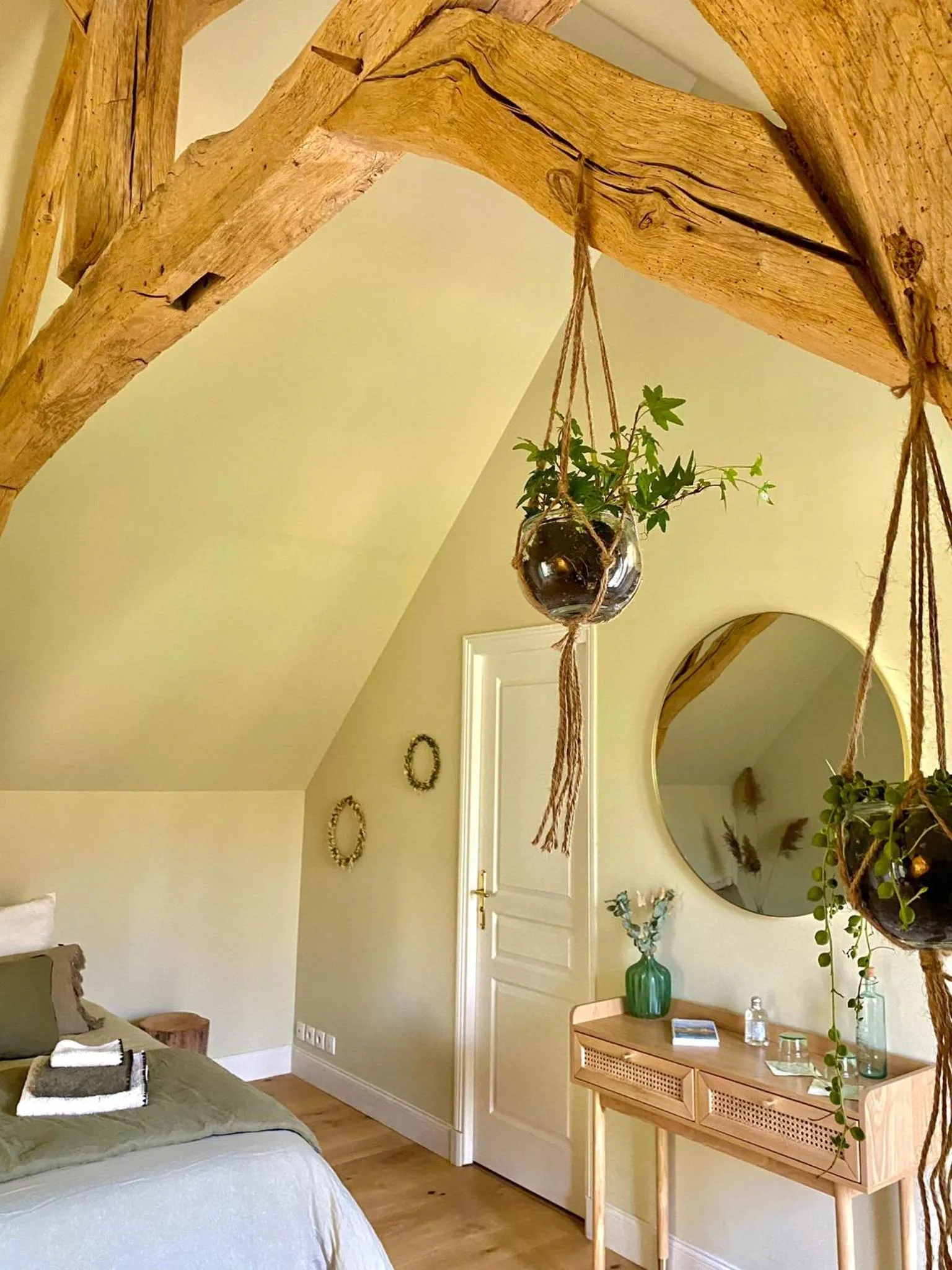 Bedroom, Bed in Le moulin du Mesnil