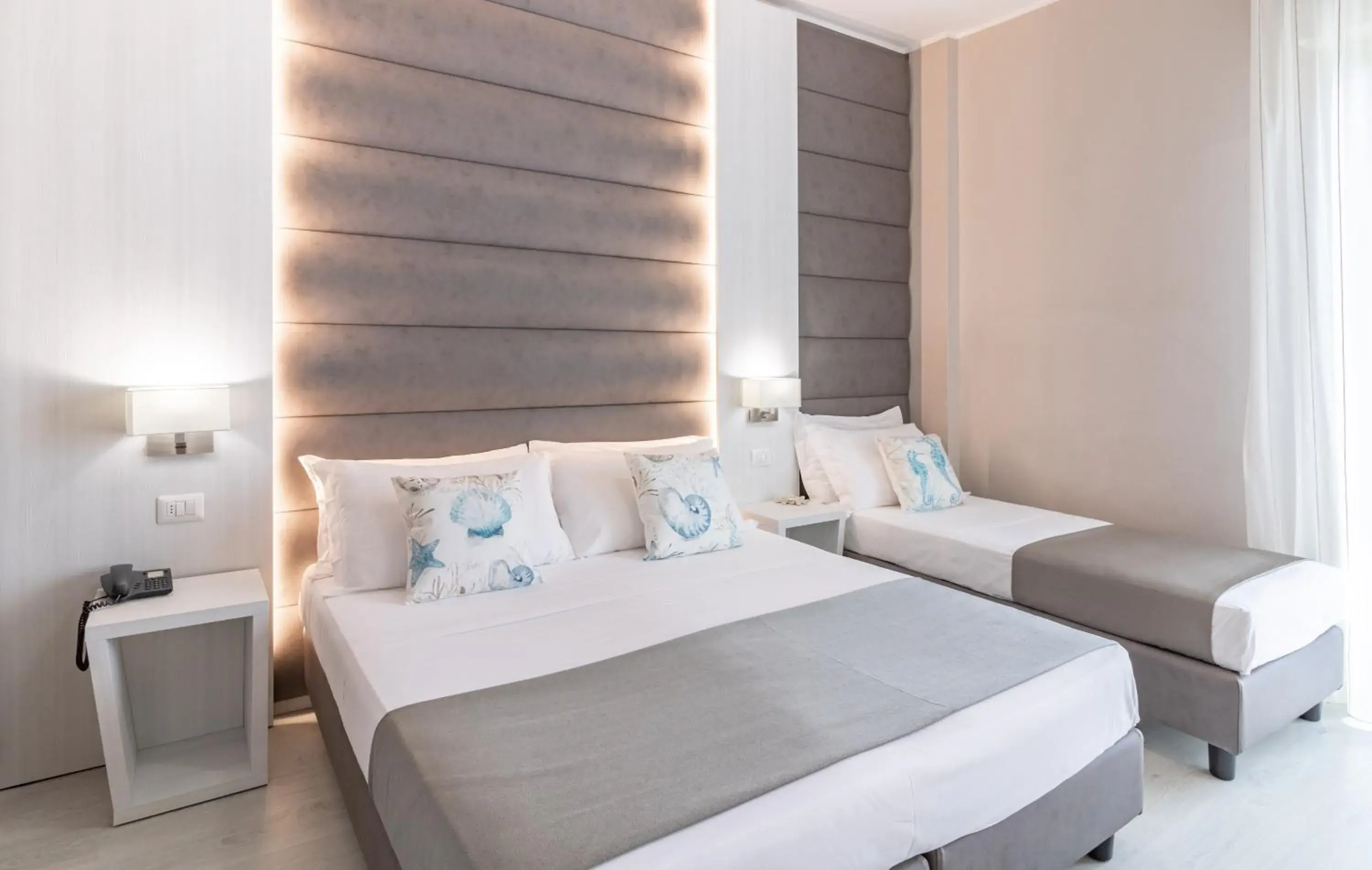 Standard Triple Room in Hotel Biancamano Standard Triple Room in Hotel Biancamano