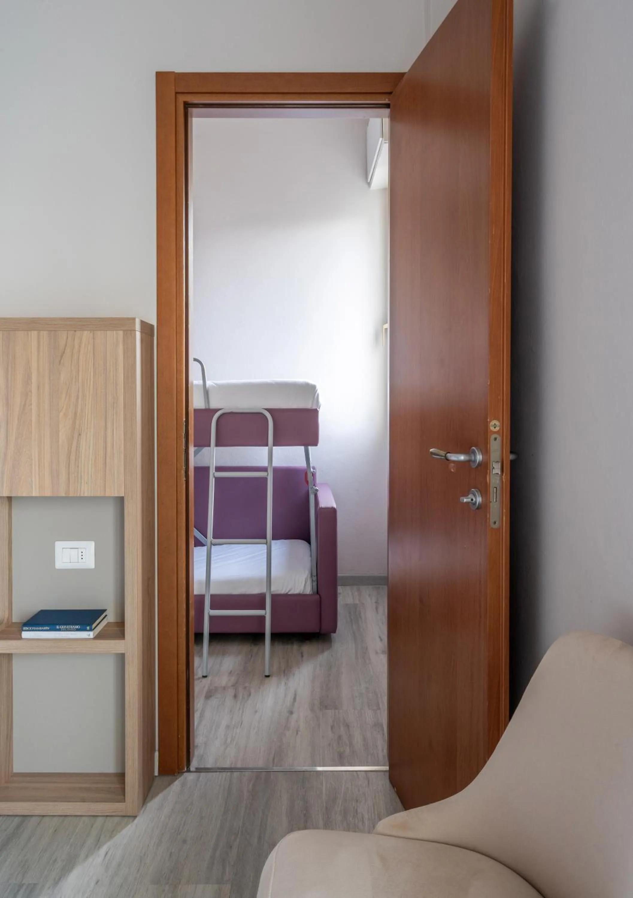 bunk bed, Bed in Hotel Biancamano