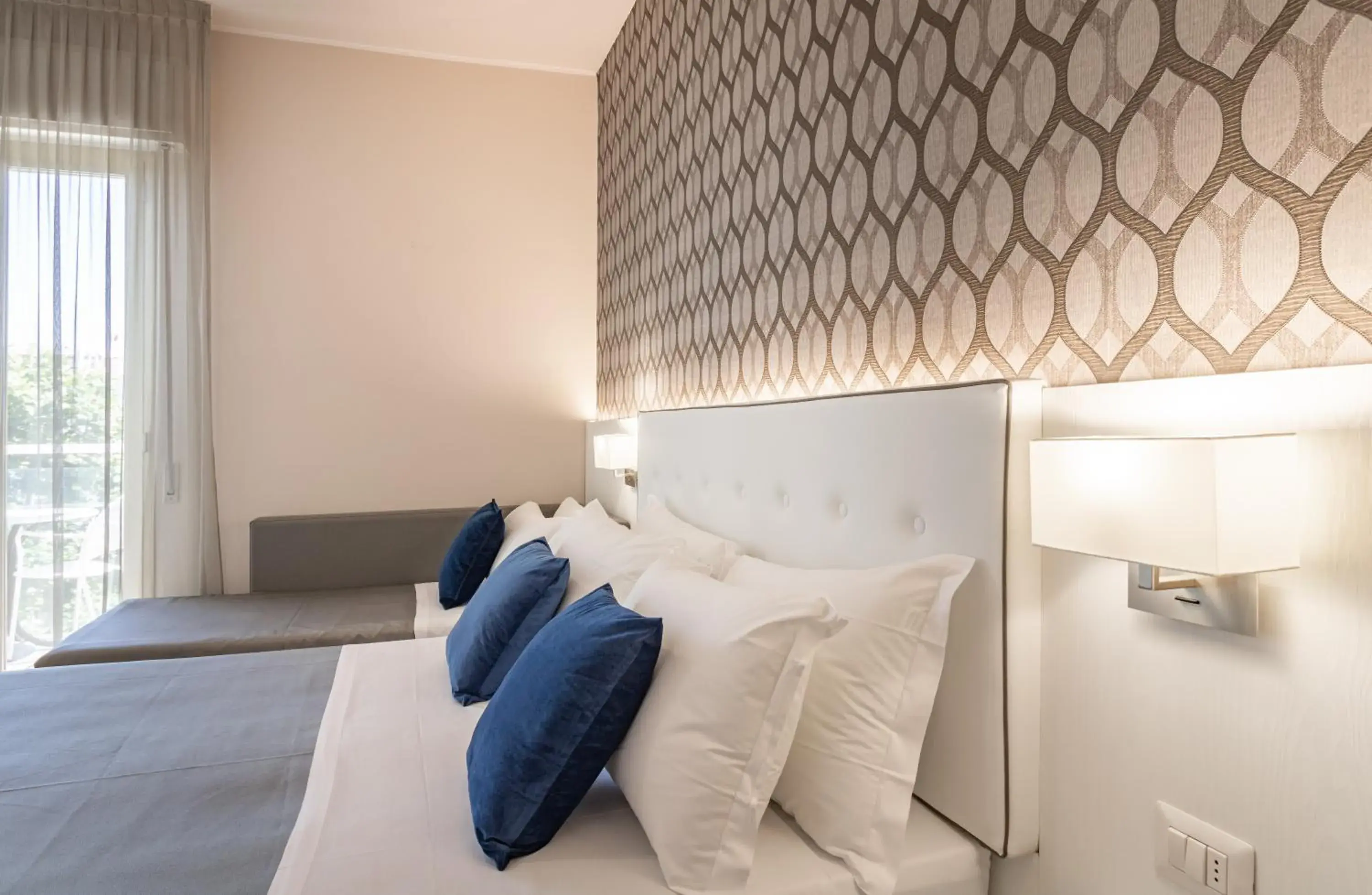 Superior Triple Room with Sea View in Hotel Biancamano Superior Triple Room with Sea View in Hotel Biancamano