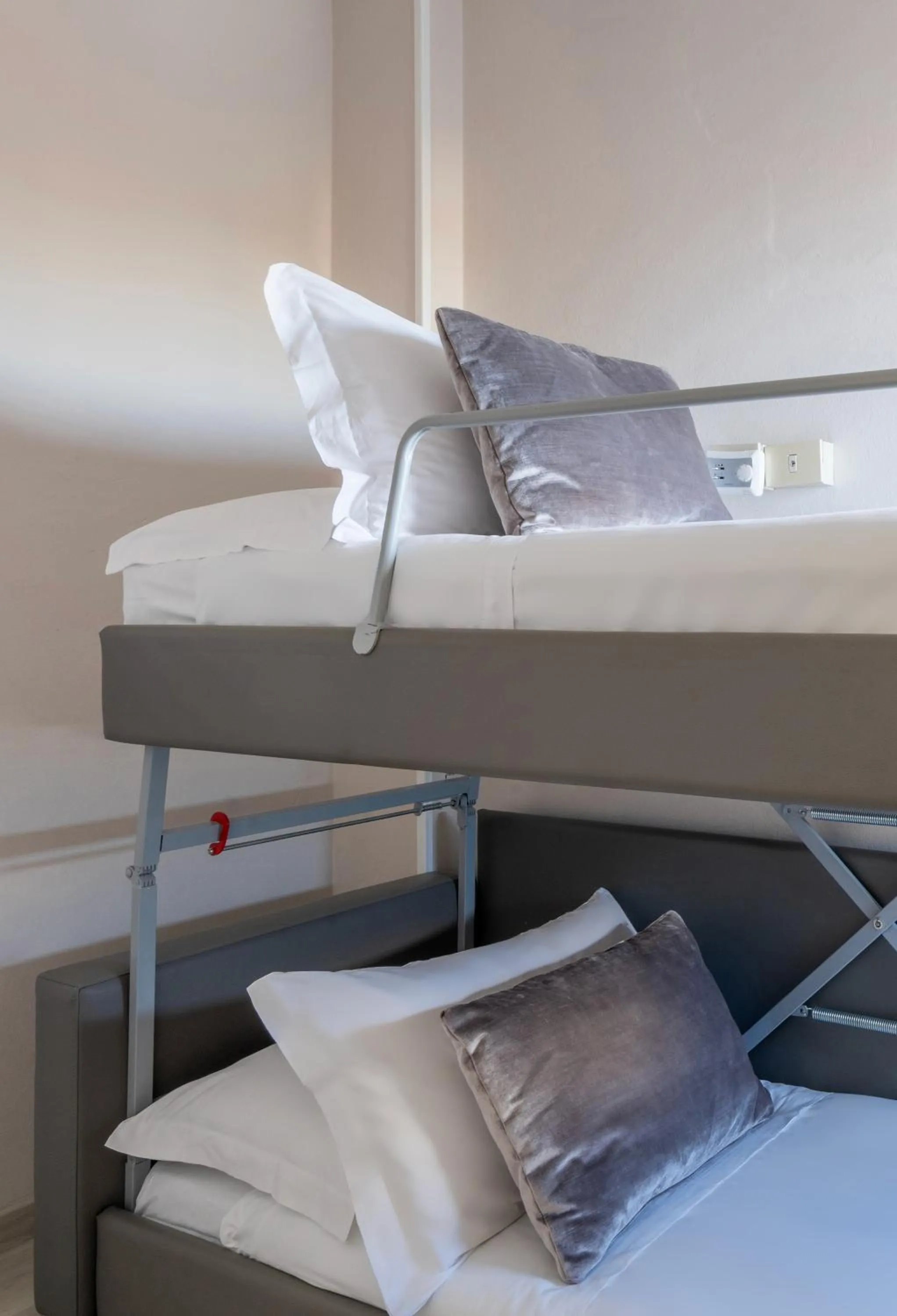 bunk bed, Bed in Hotel Biancamano