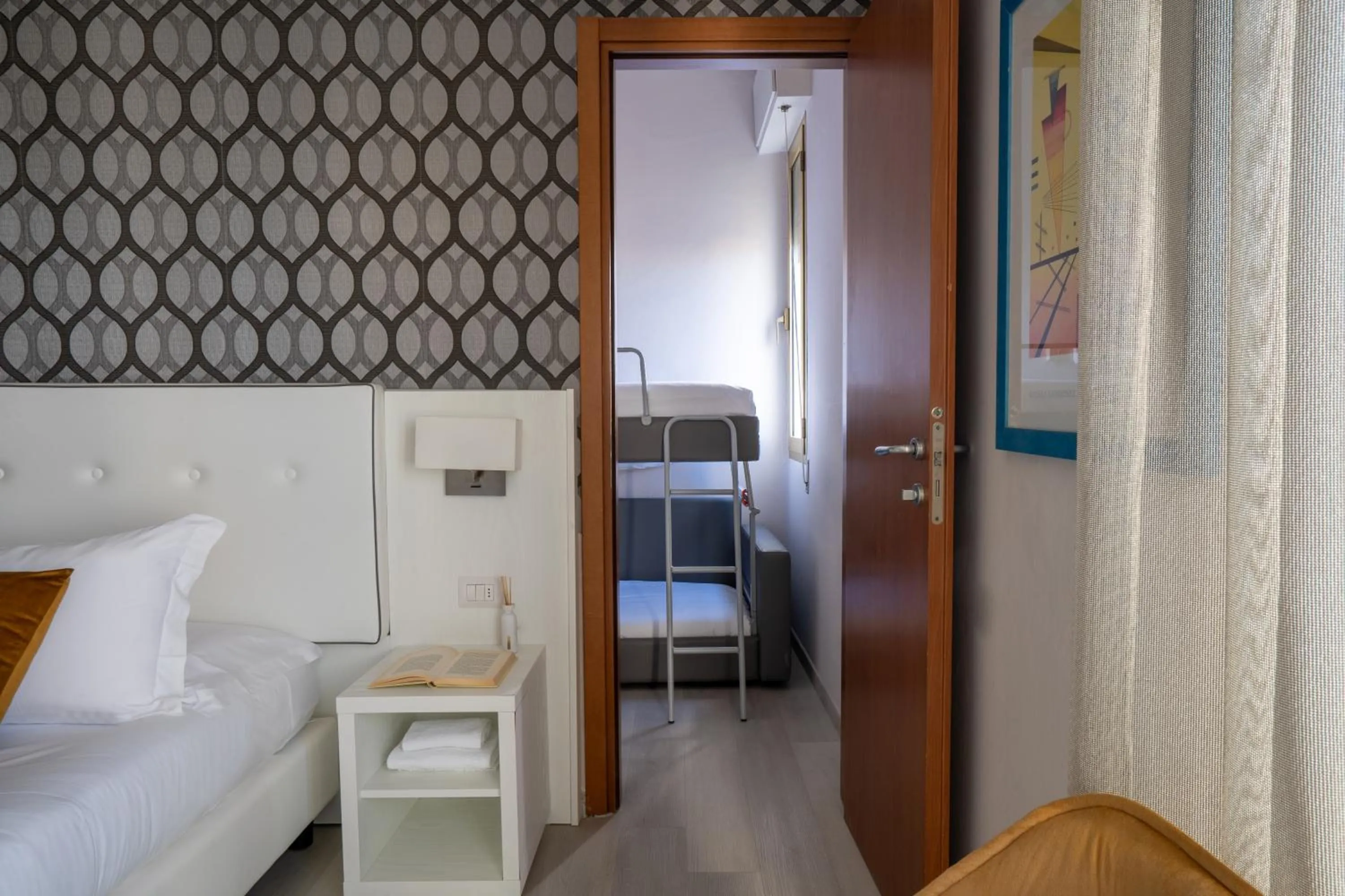 bunk bed, Bed in Hotel Biancamano