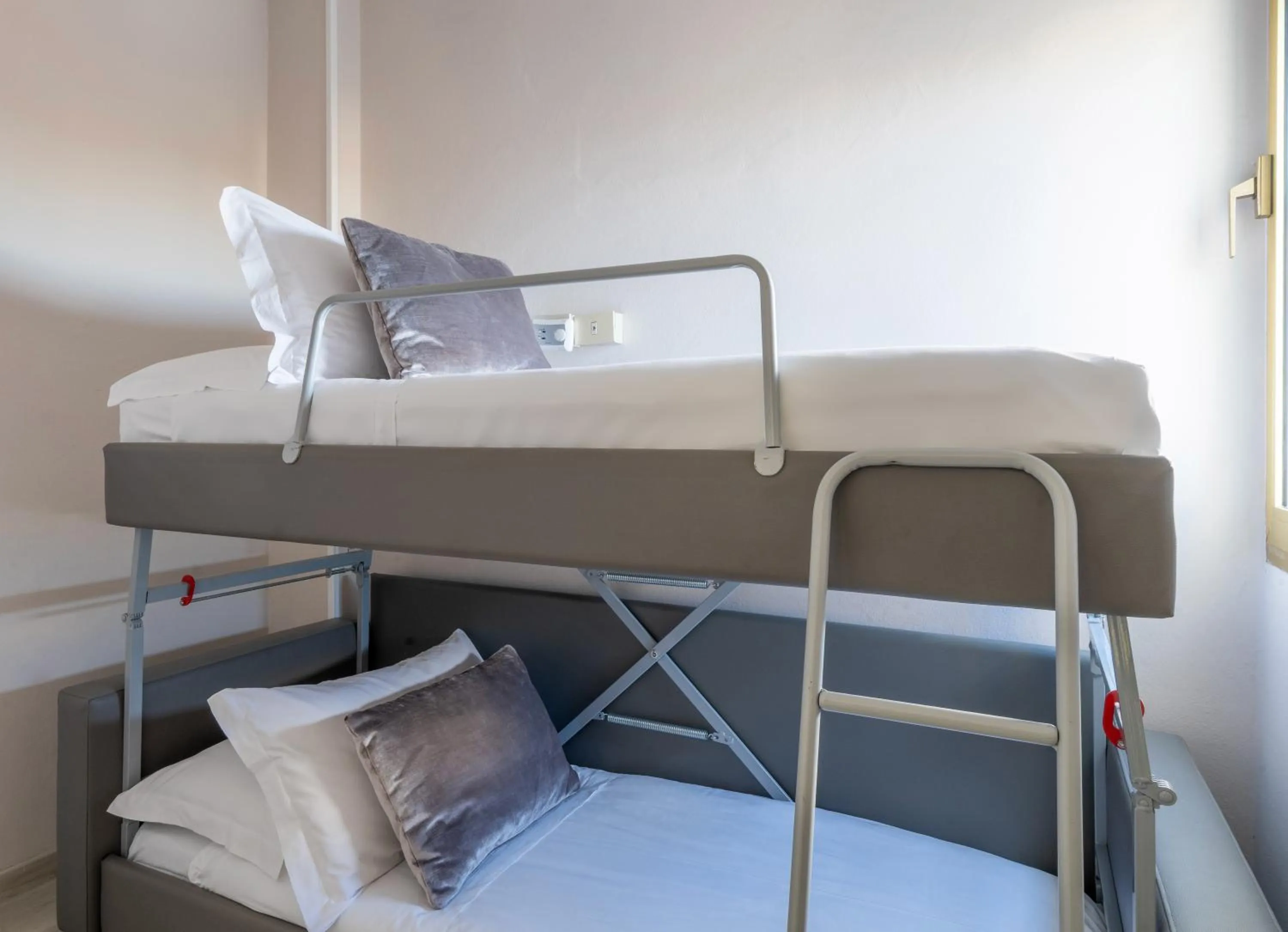 bunk bed, Bed in Hotel Biancamano