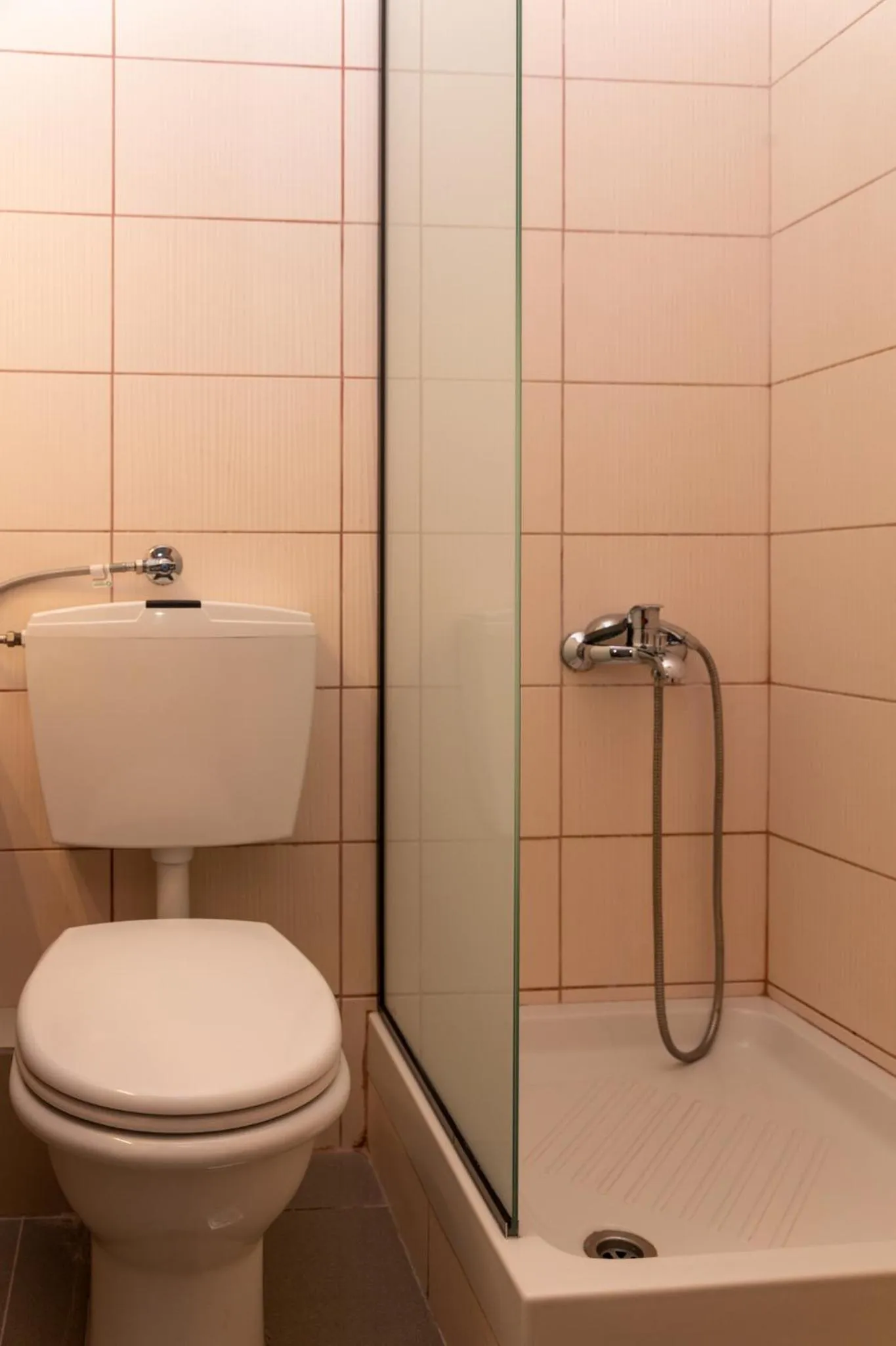 Shower in Arsas Suites