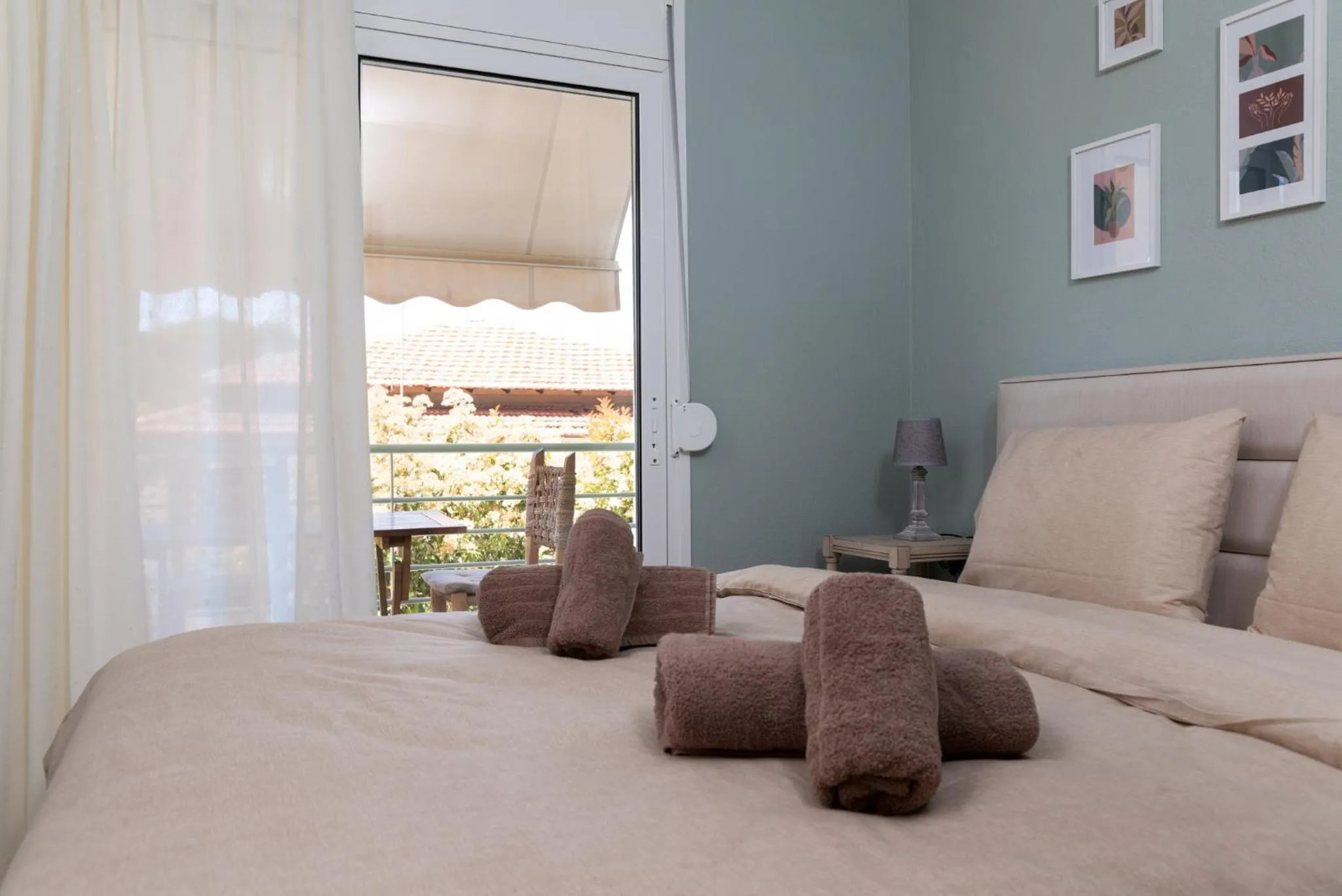 Photo of the whole room, Bed in Arsas Suites