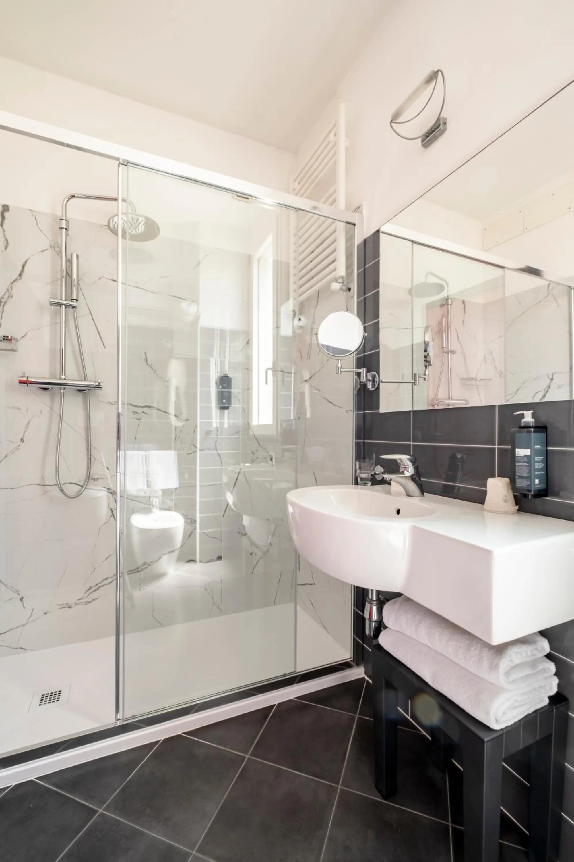 Shower in Hotel Cristallo