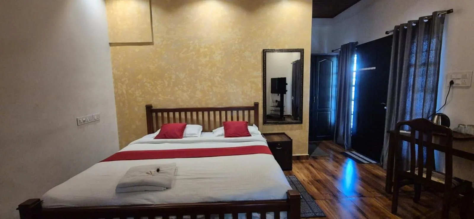 Photo of the whole room, Bed in Vaiga Homes - Vembanadu Lakeview Retreat