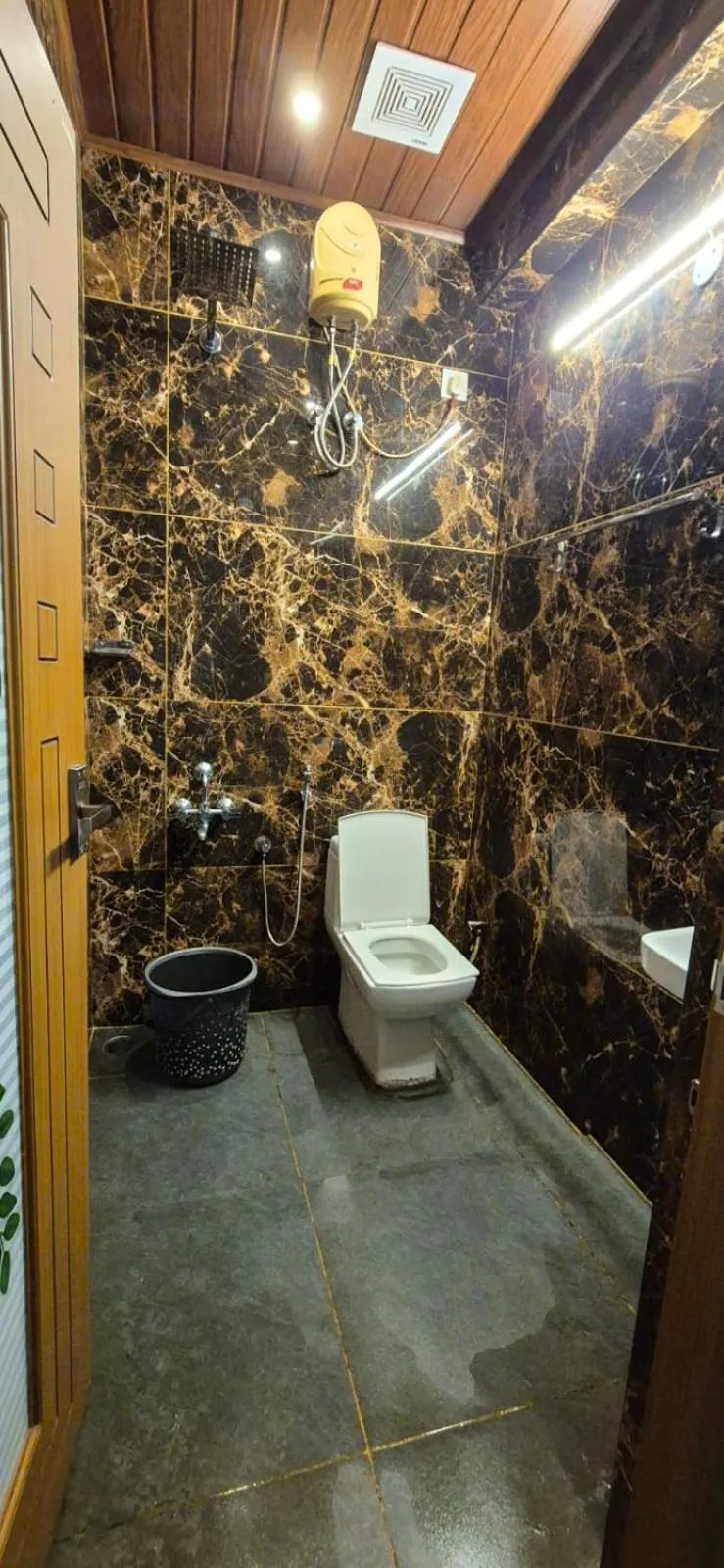 Bathroom in Vaiga Homes - Vembanadu Lakeview Retreat