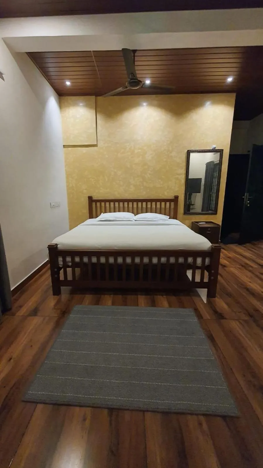 Bed in Vaiga Homes - Vembanadu Lakeview Retreat