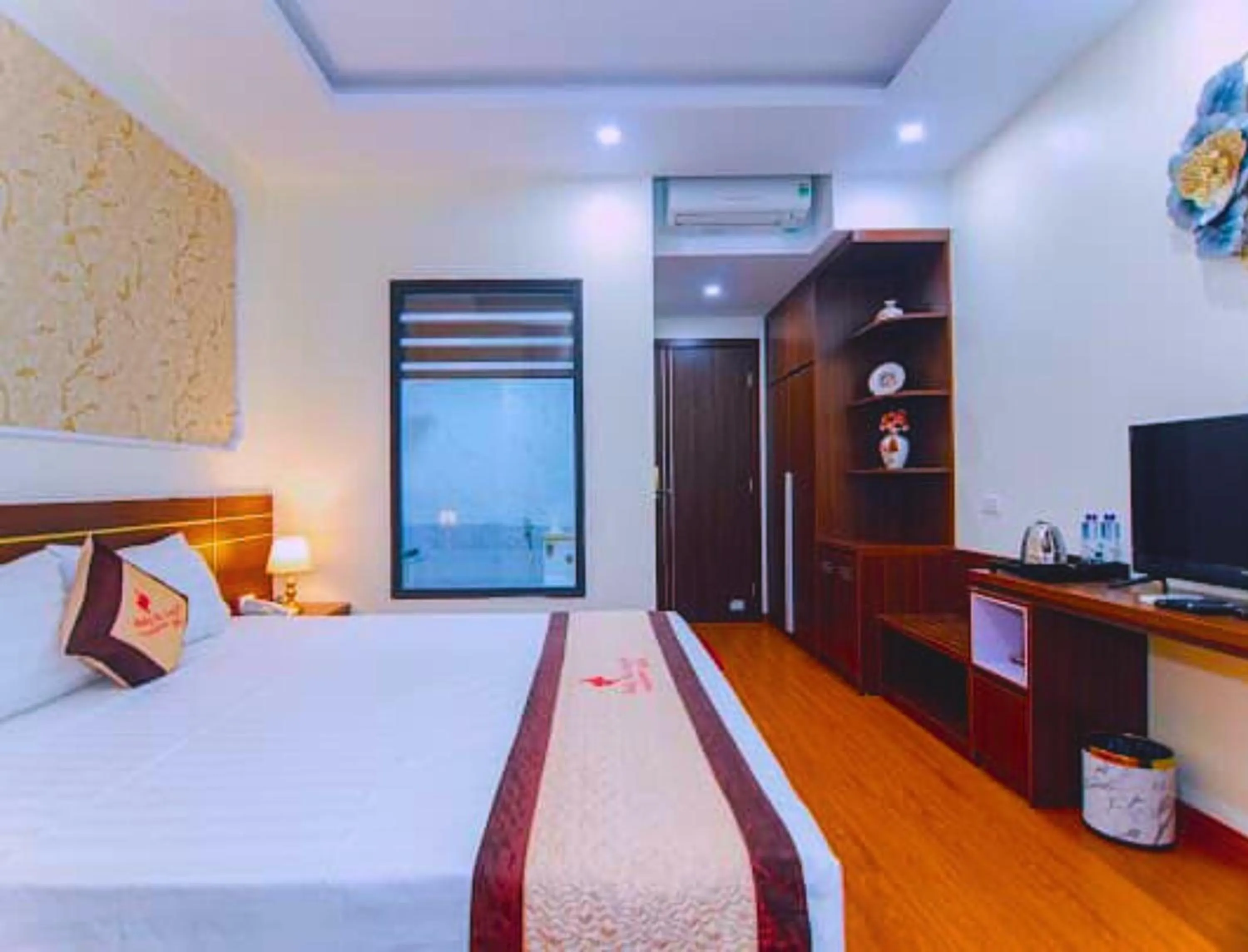 Bedroom in Ruby Halong 6 Hotel