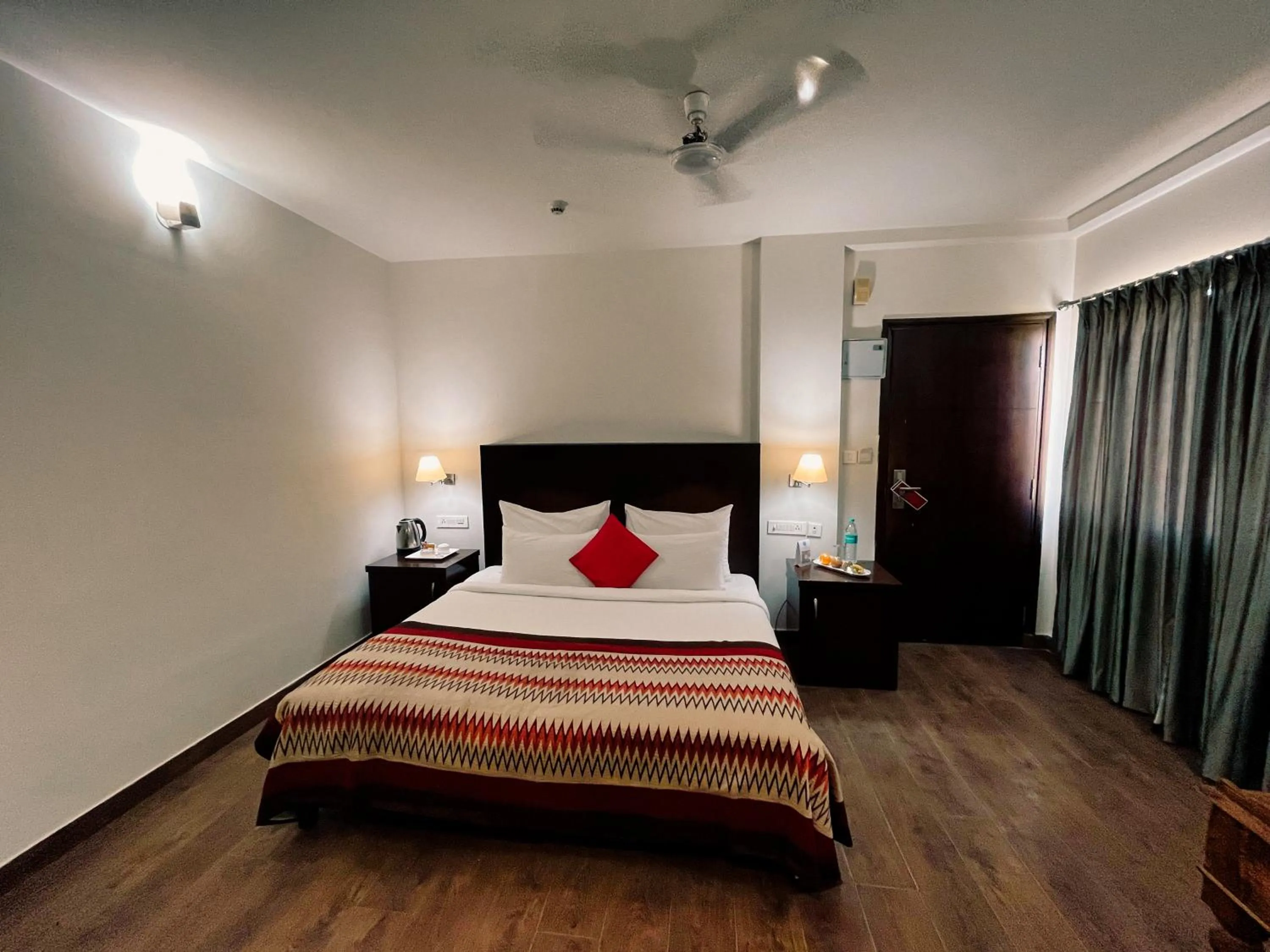 Bedroom, Bed in The Orion Express