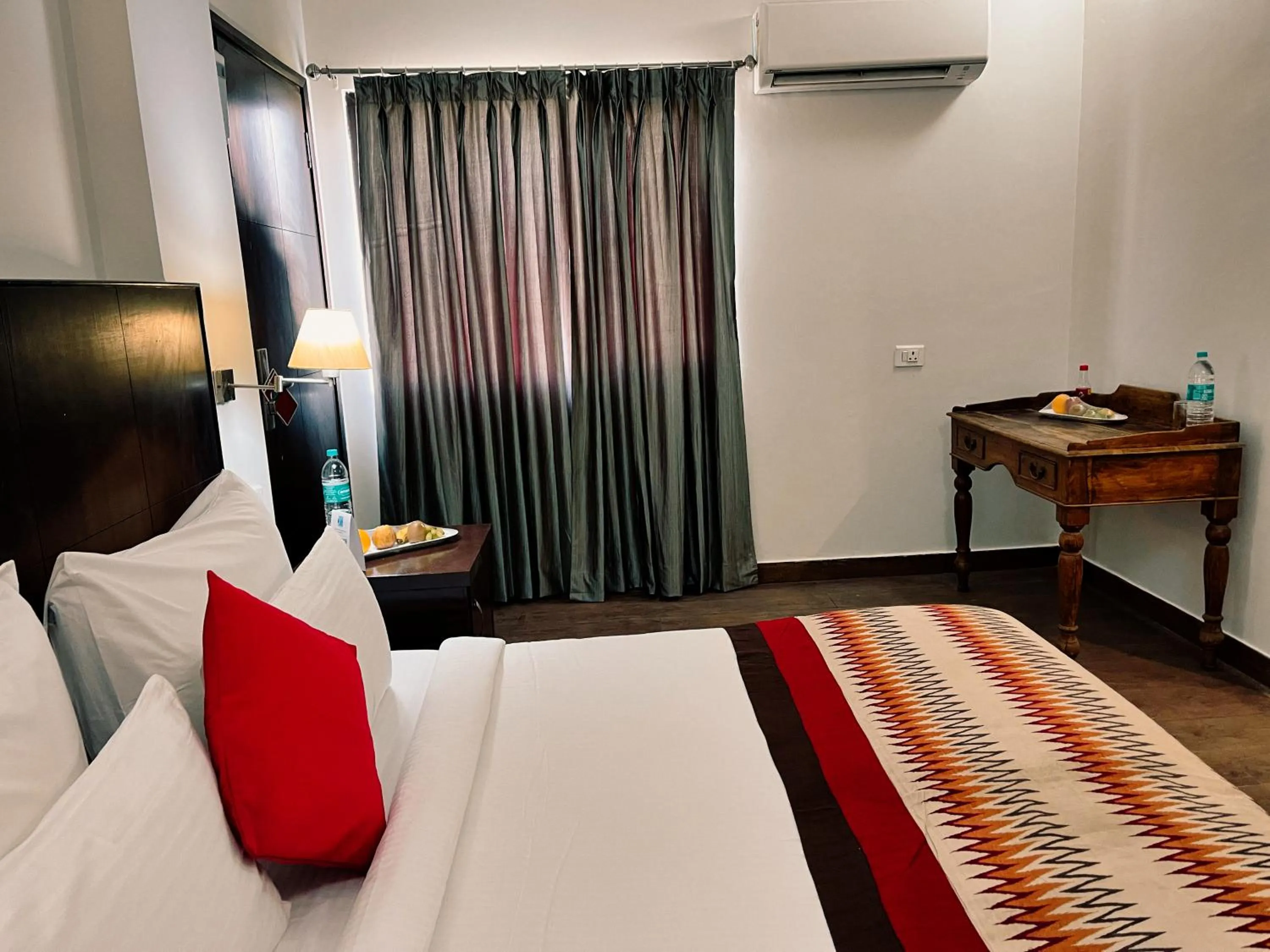 Bedroom, Bed in The Orion Express