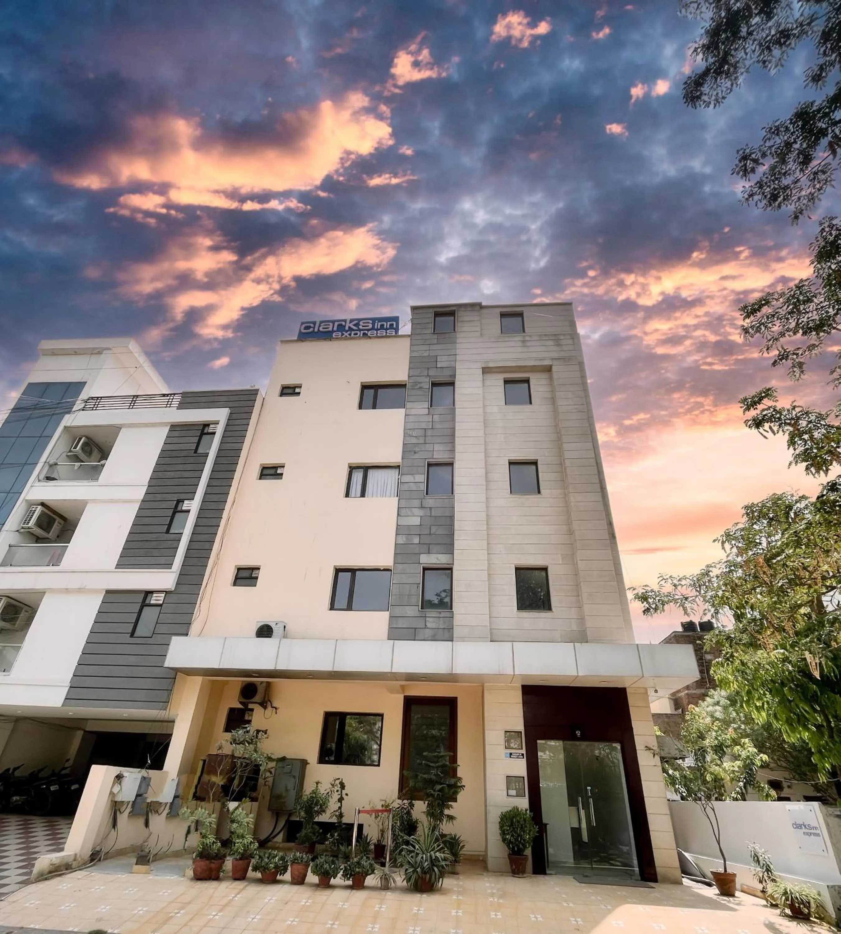 Facade/entrance in The Orion Express