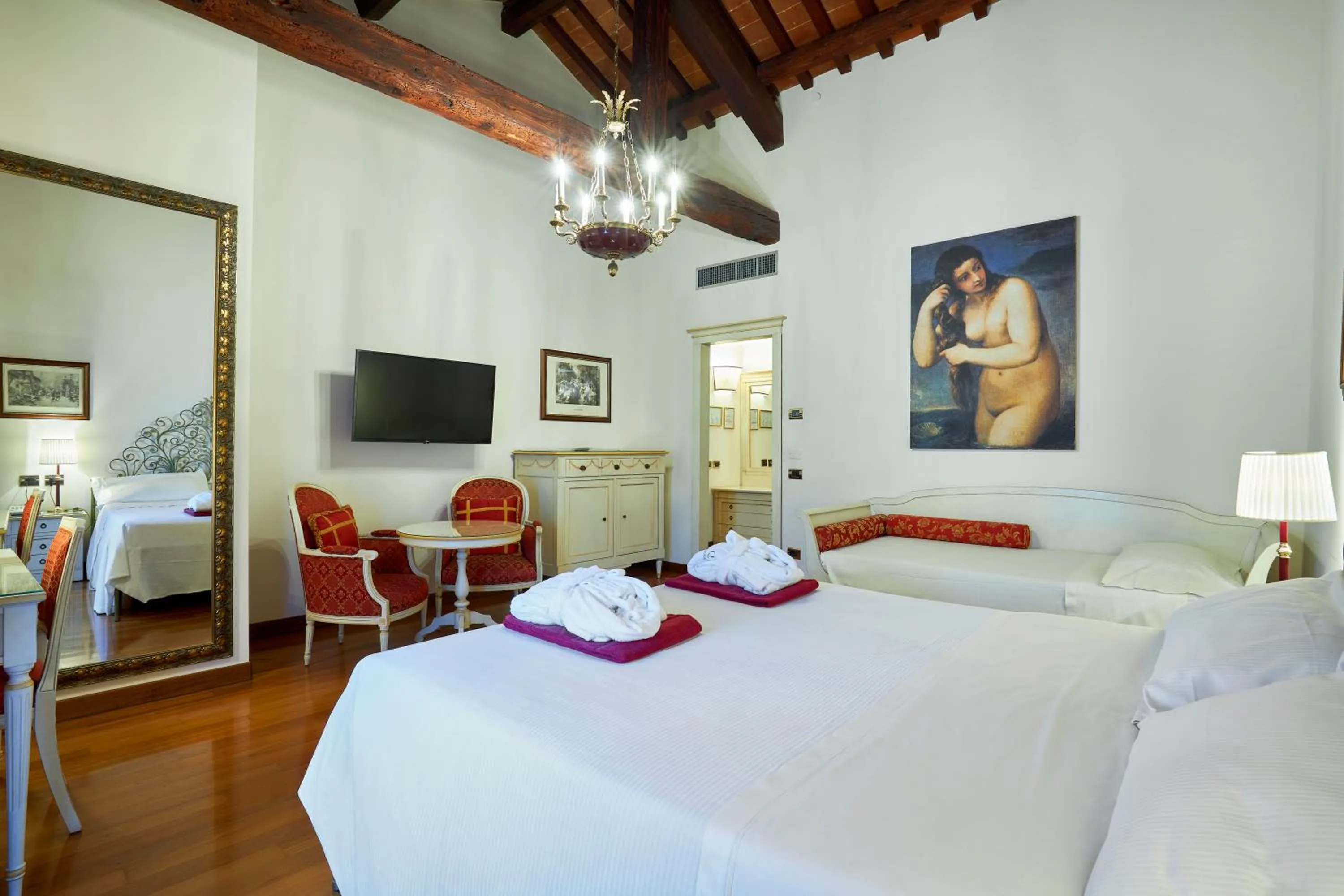 Bedroom, Bed in Villa Quaranta Tommasi Wine Hotel & SPA