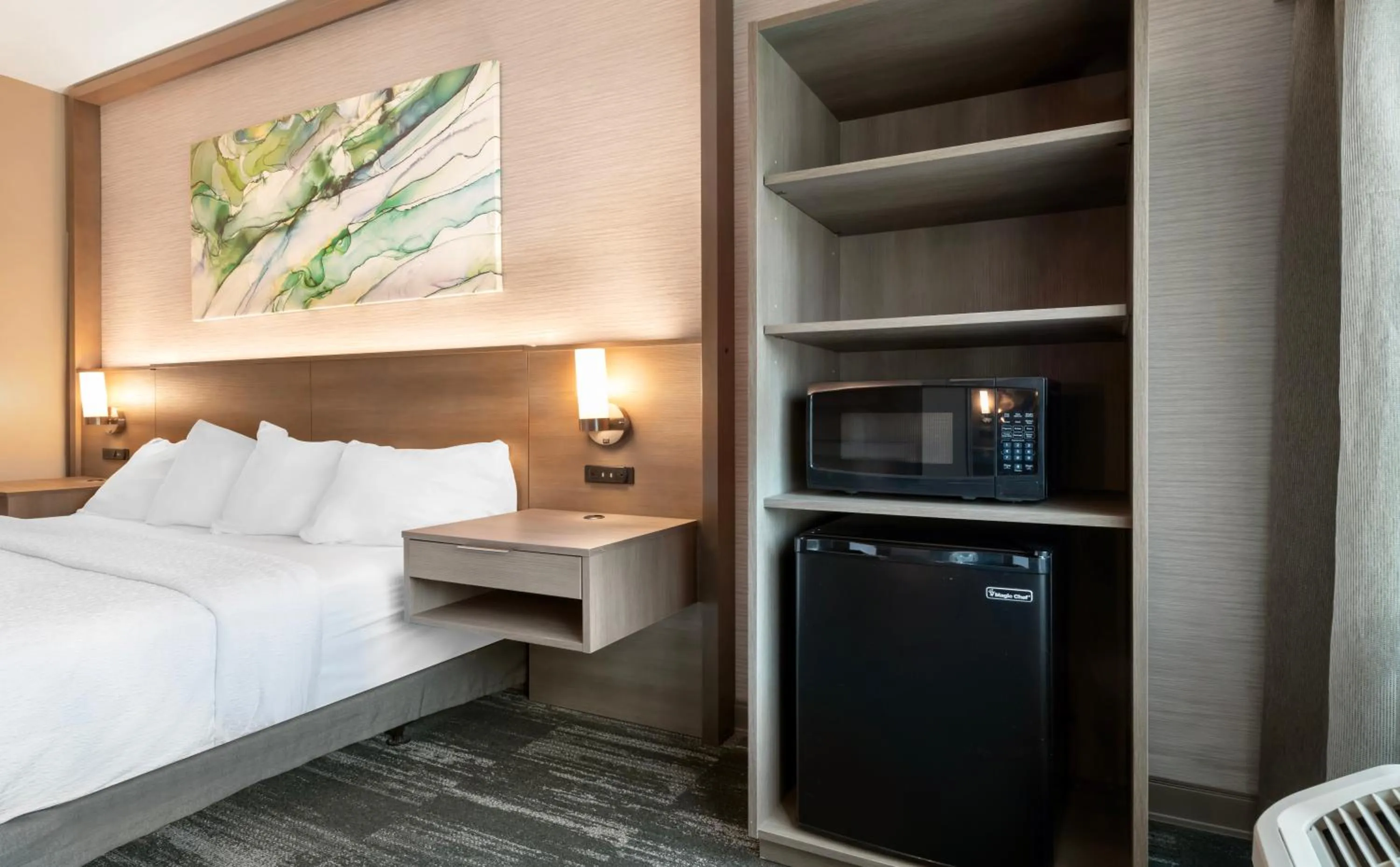 Photo of the whole room, Bed in Best Western Plus Grand Rapids MN