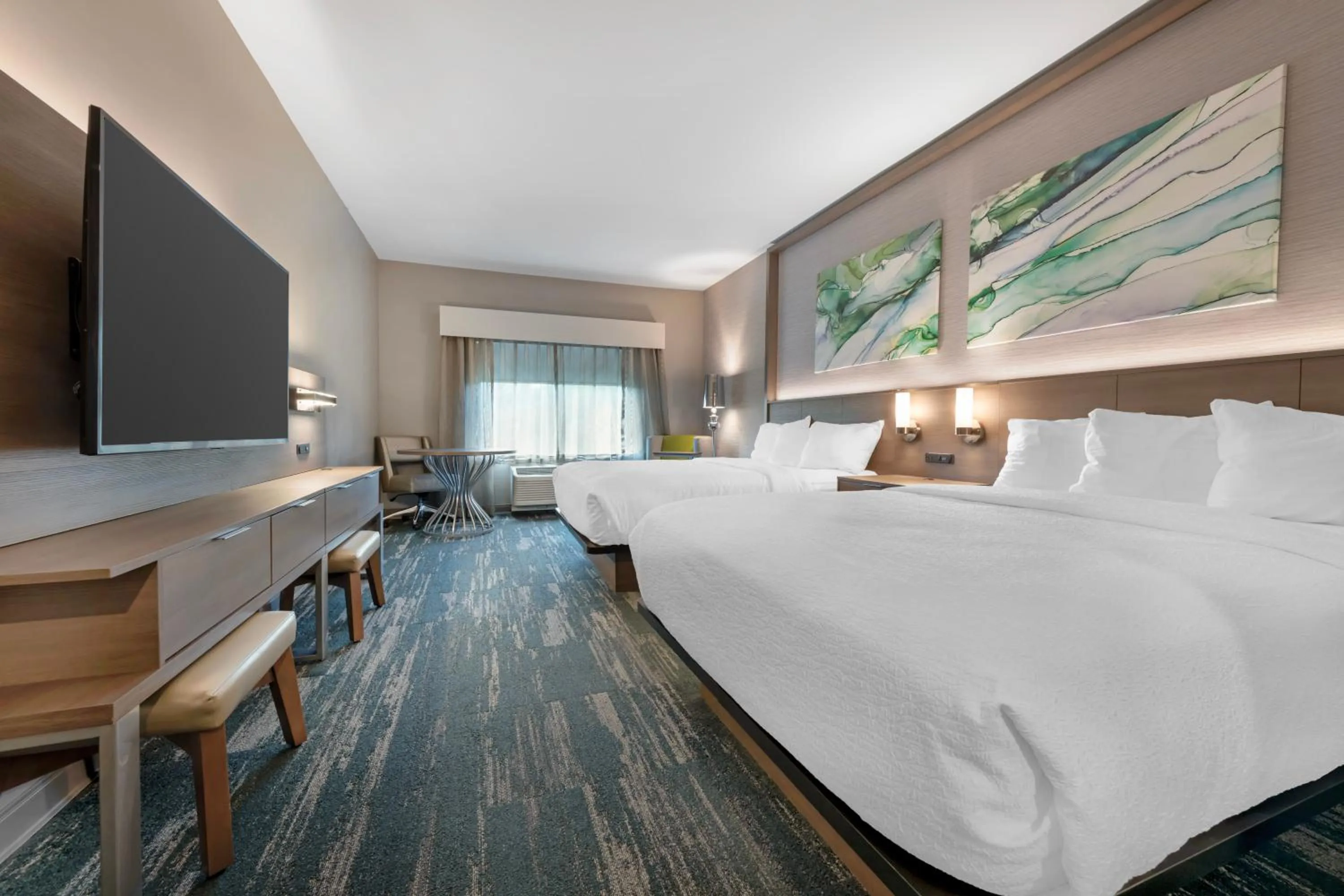 Photo of the whole room, Bed in Best Western Plus Grand Rapids MN