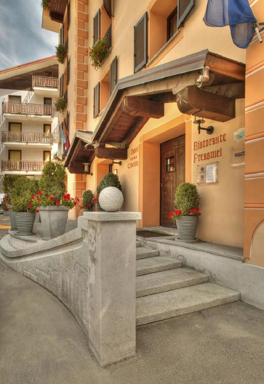 Facade/entrance in Hotel Cristallo
