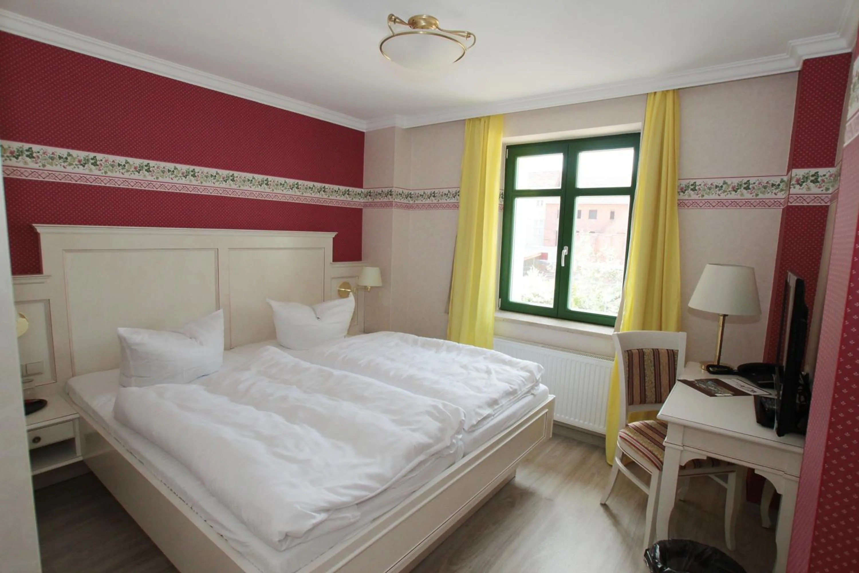 Bed in Hotel am Markt Altentreptow