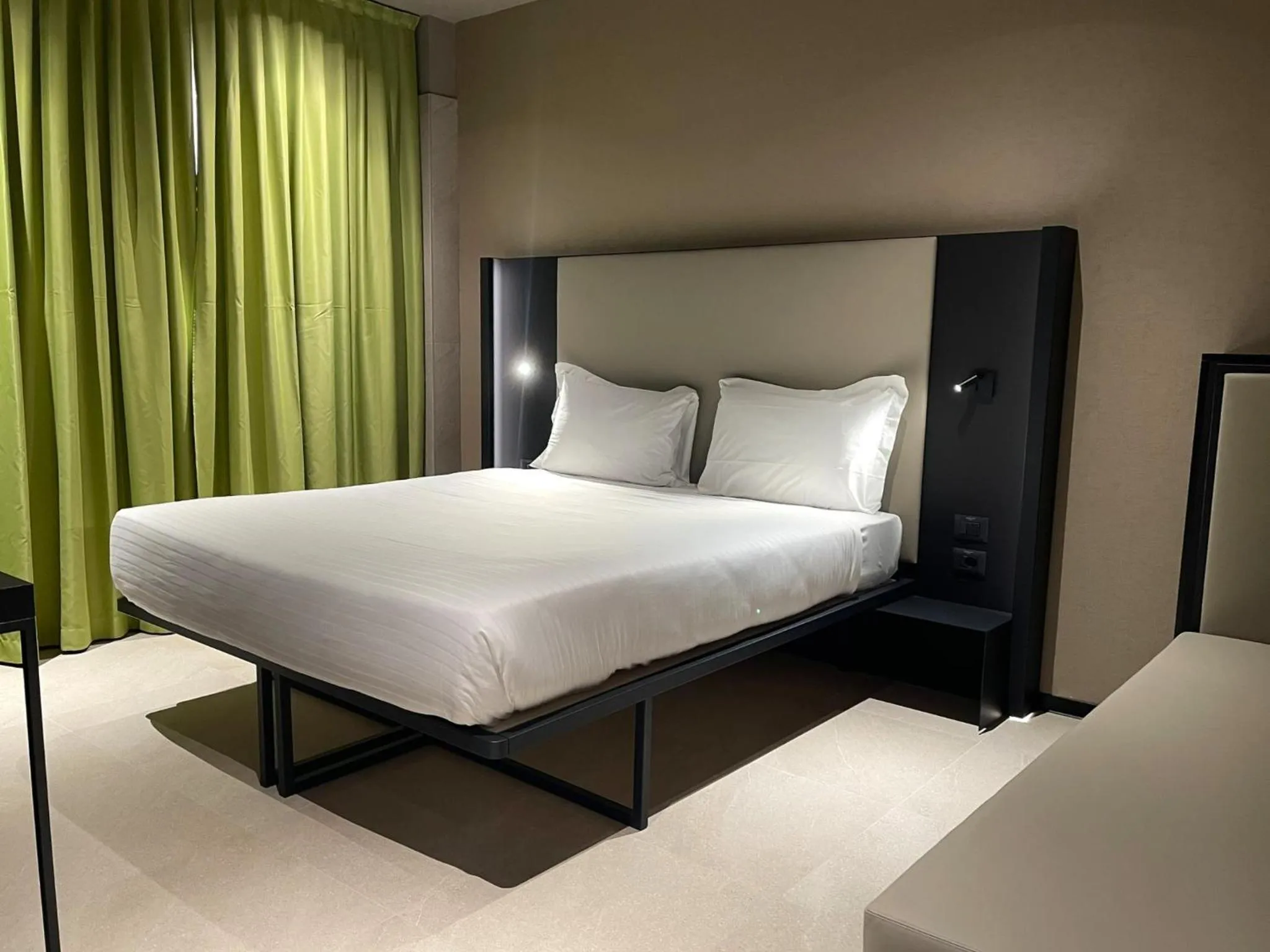 Bedroom, Bed in Scarlatti Hotel Milano
