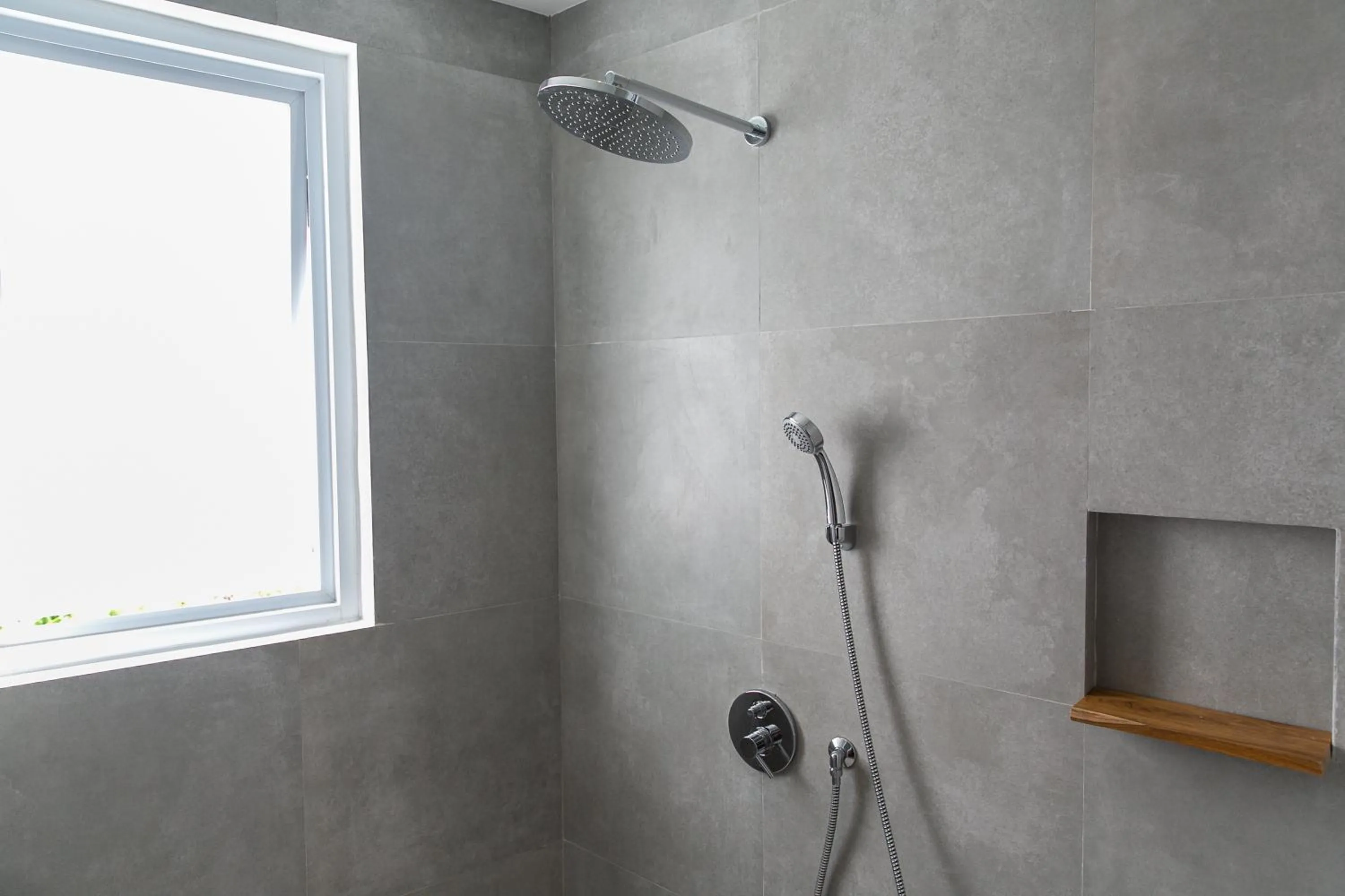 Bathroom in Coco & Pineapple Pants Hostel