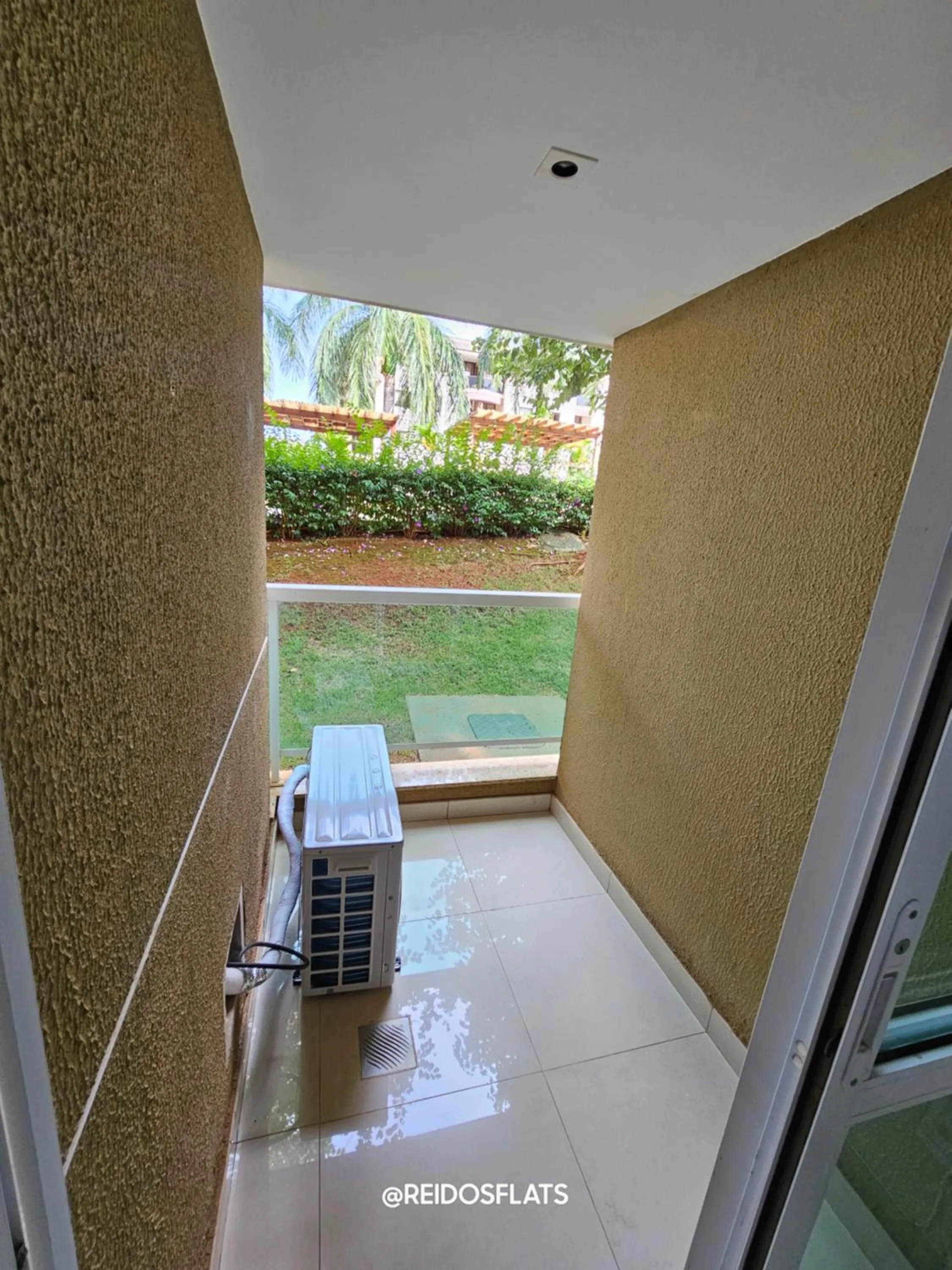 Patio in The Sun Resort By Rei dos Flats