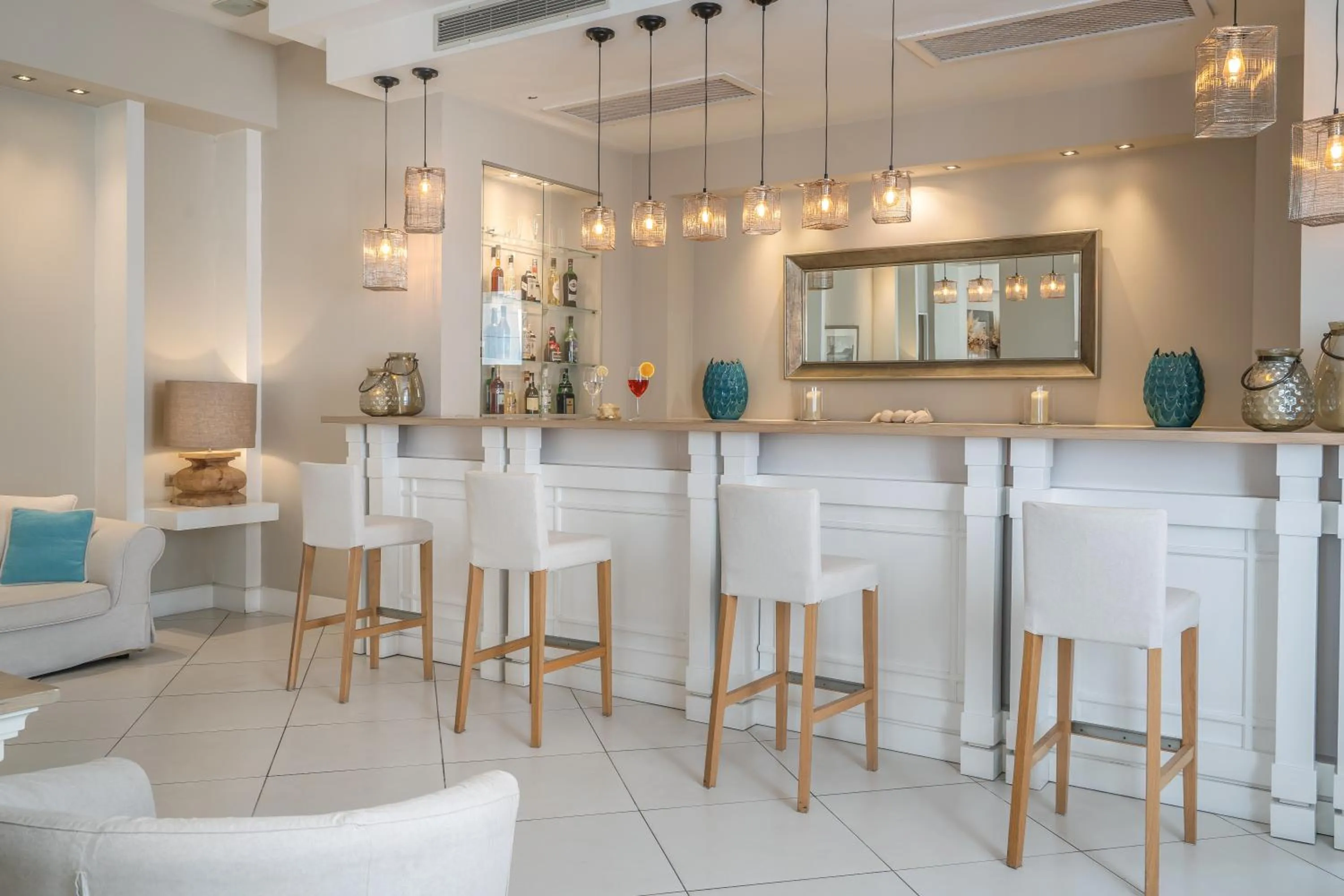 Seating area in Hotel Capri