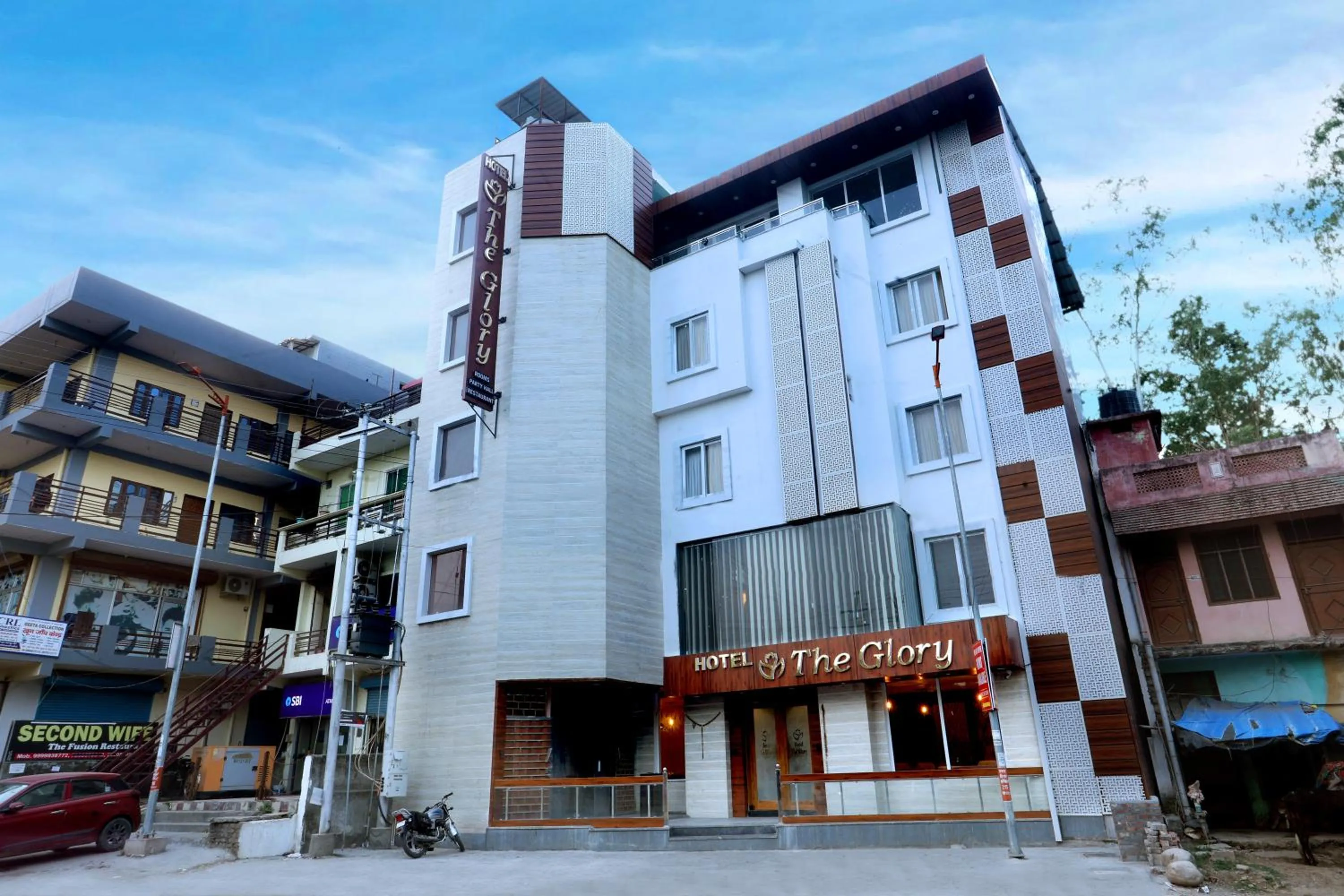 FabHotel The Glory