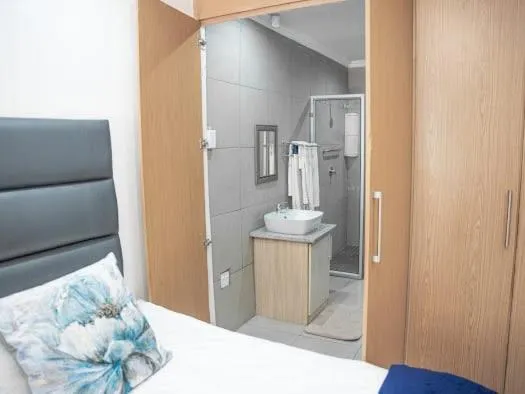 196 On Victoria Bed & Breakfast