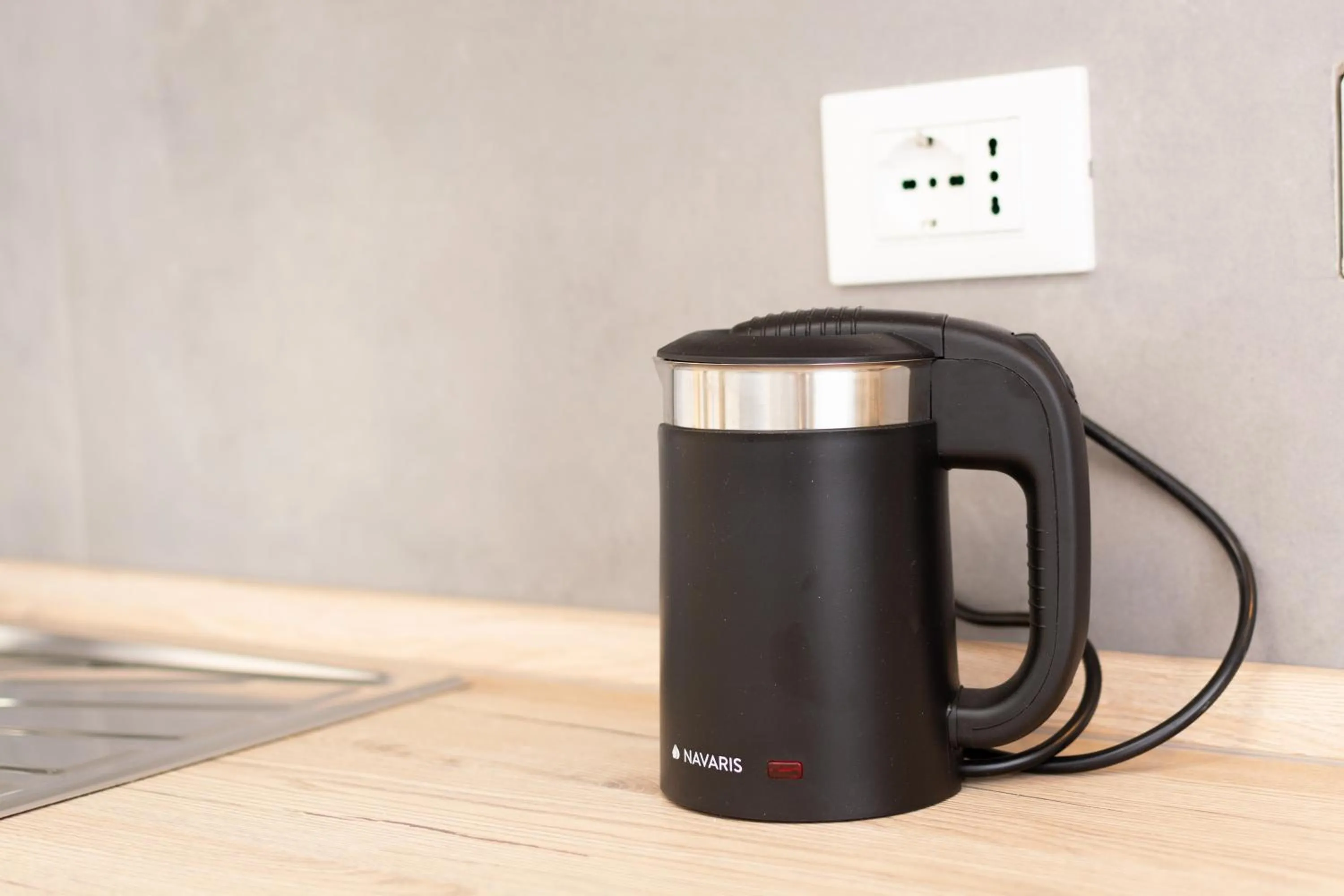 Coffee/tea facilities in HouSmart San Carlo 17