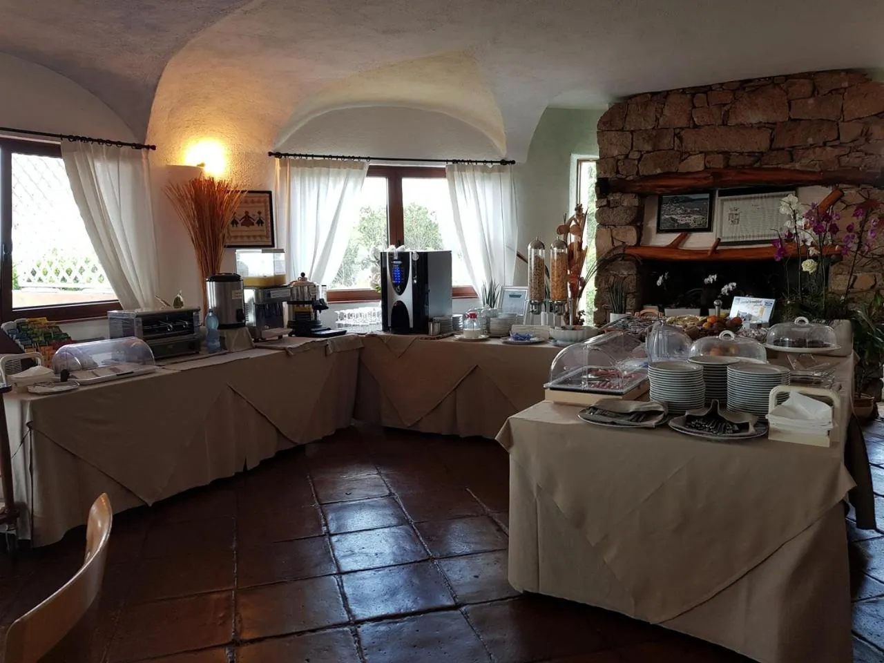 Buffet breakfast in Hotel Valdiola