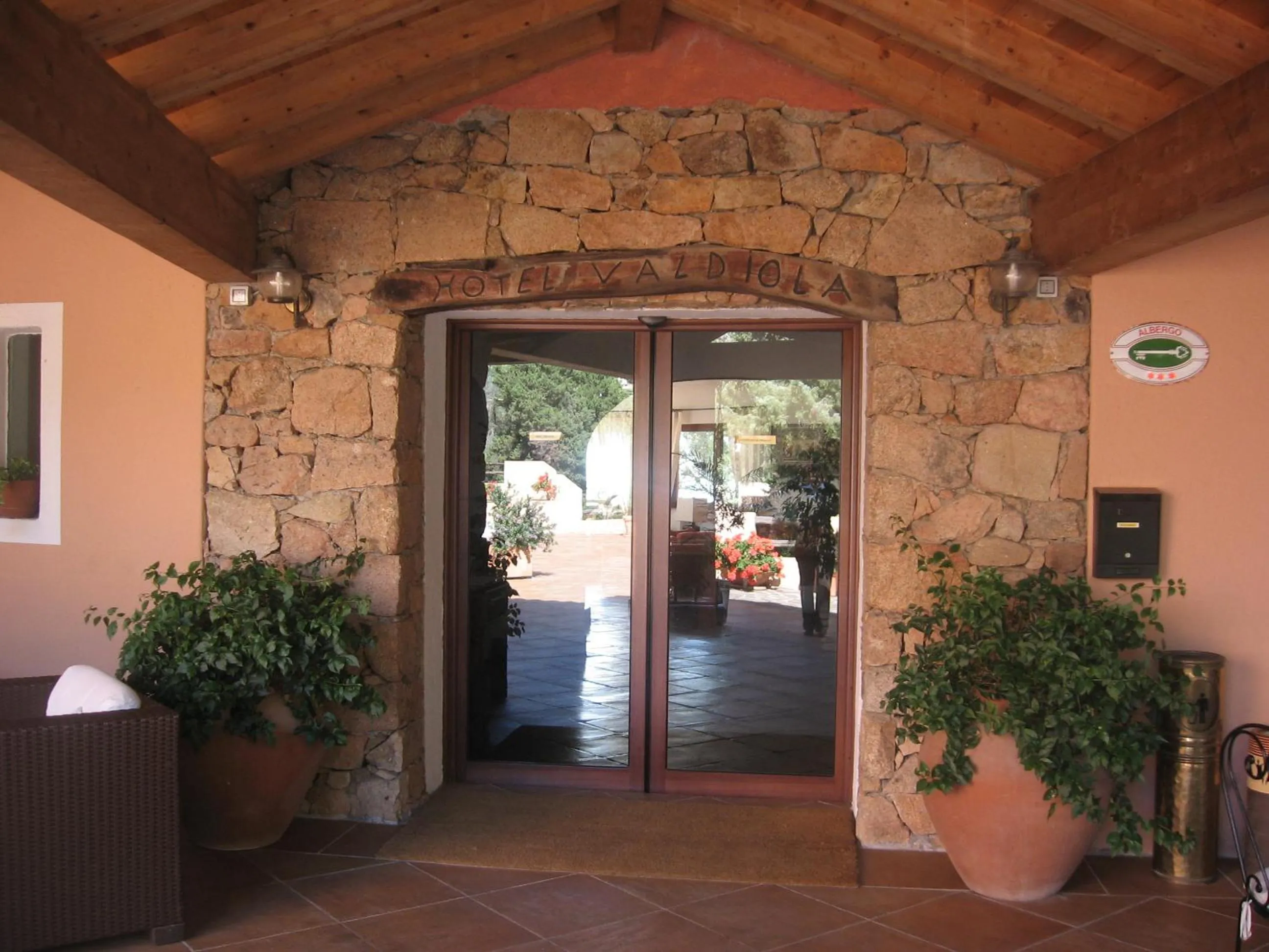 Facade/entrance in Hotel Valdiola