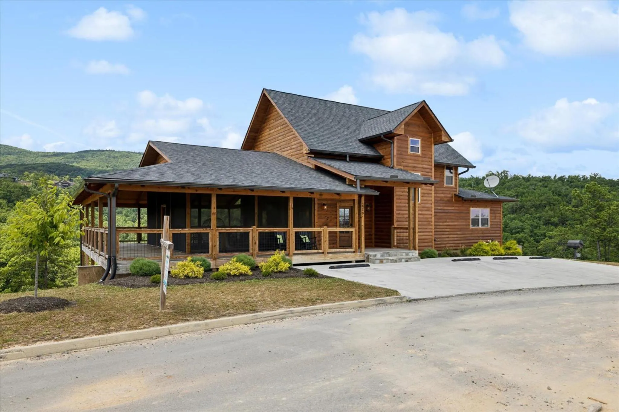 Cabin Goals ✨ Private Pool, Hot Tub + Epic Views! - Eaglebend Cabin