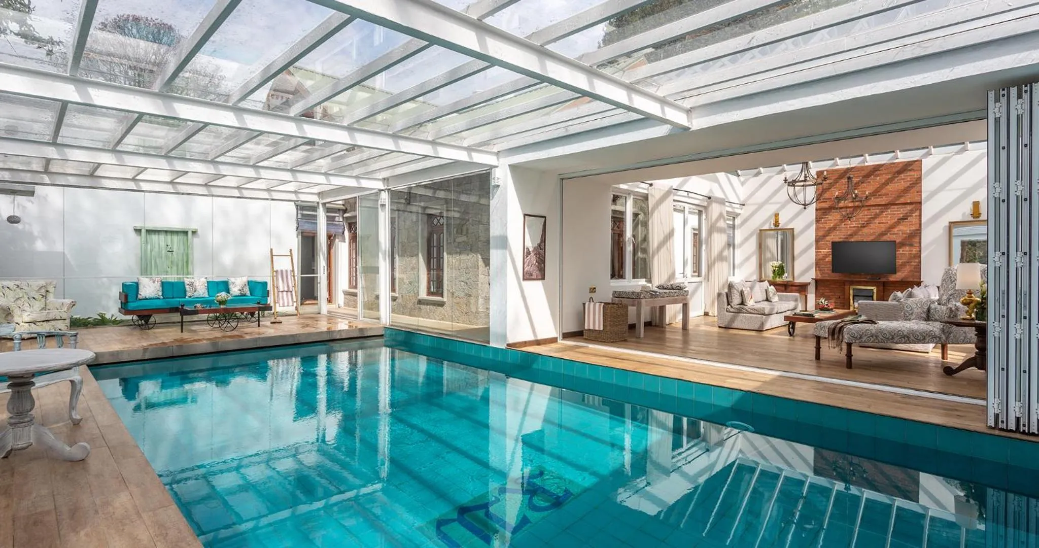 Seating area in W15 Lake Gregory