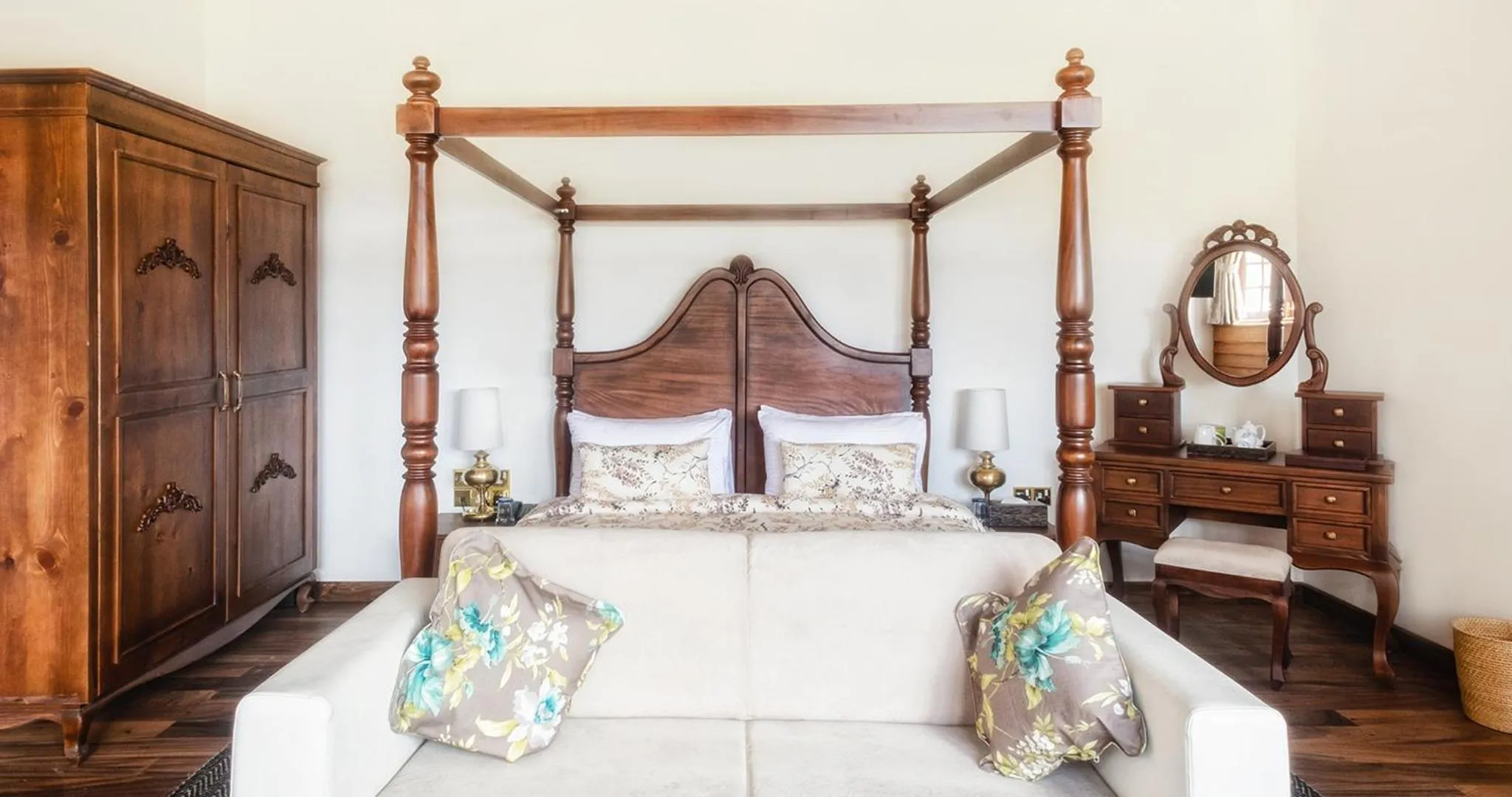 Bedroom, Bed in W15 Lake Gregory