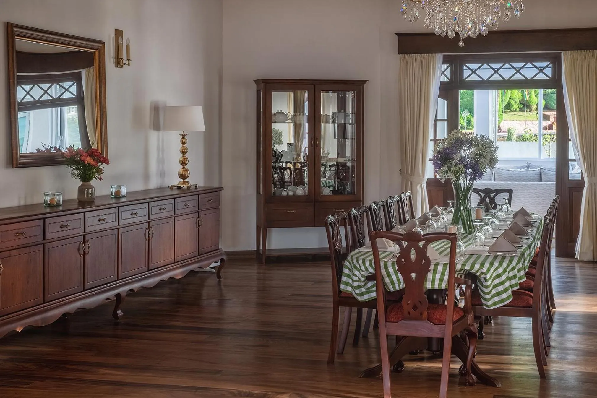 Restaurant/places to eat in W15 Lake Gregory