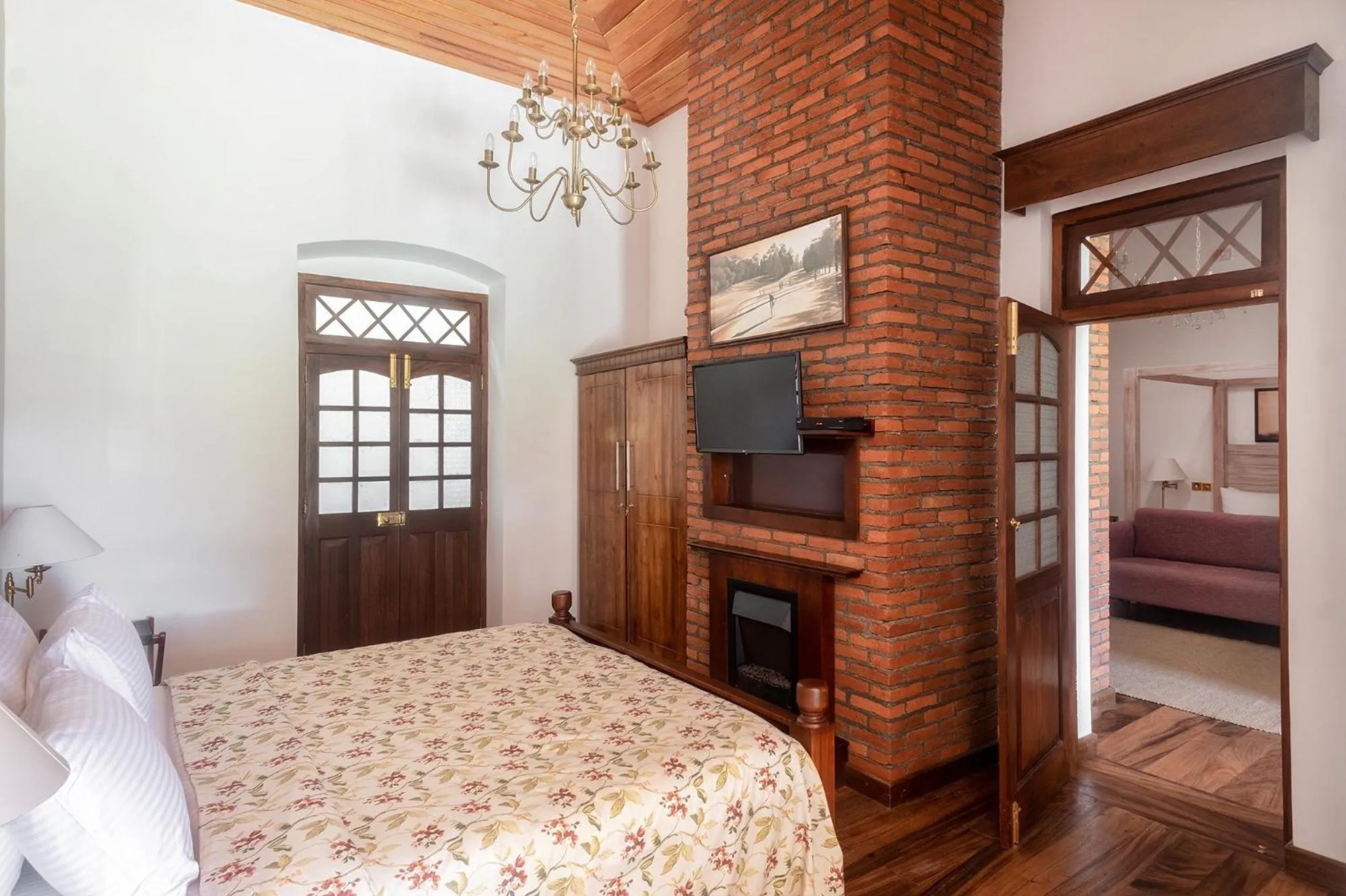 Bed in W15 Lake Gregory