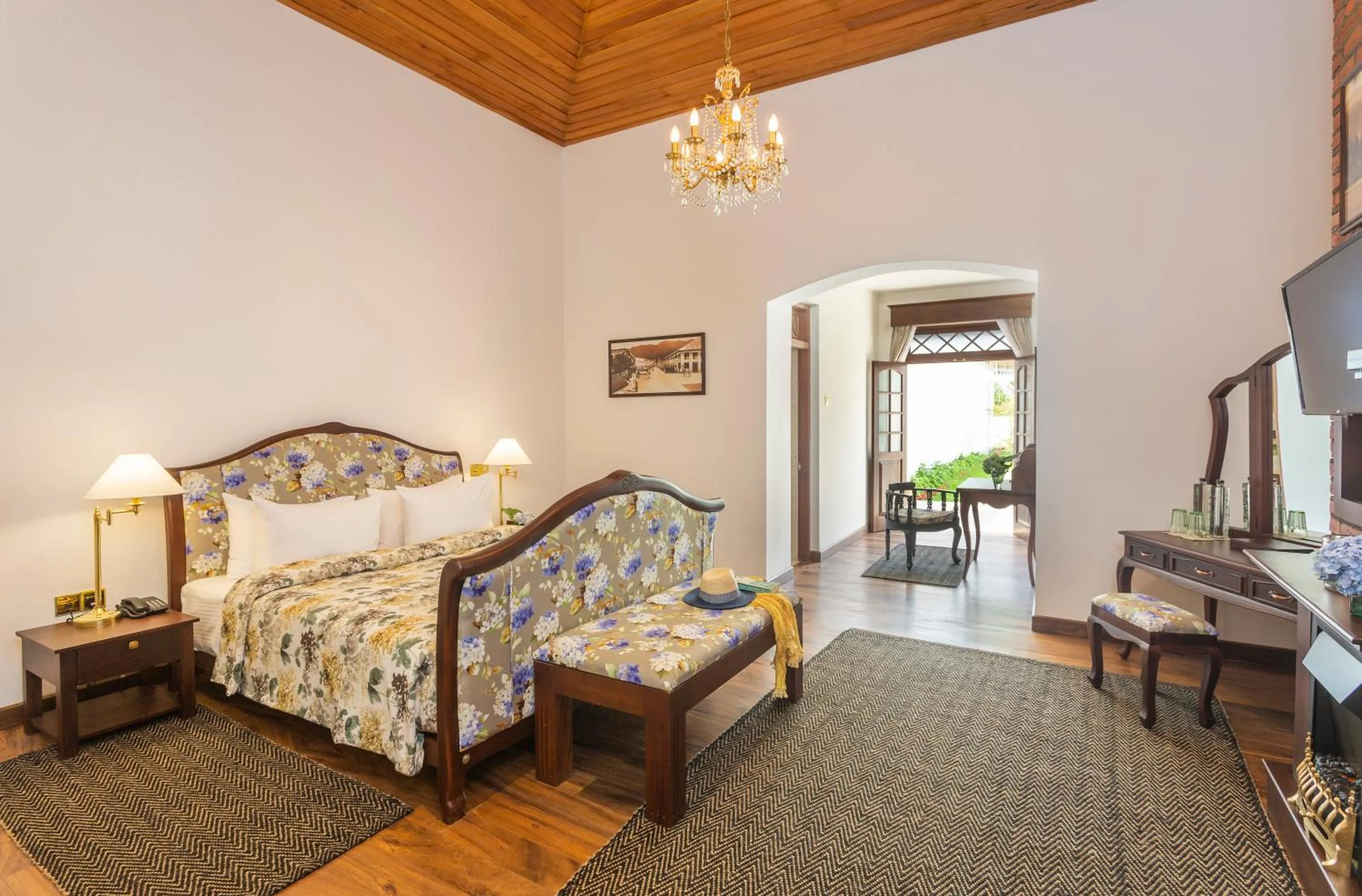 Bed in W15 Lake Gregory