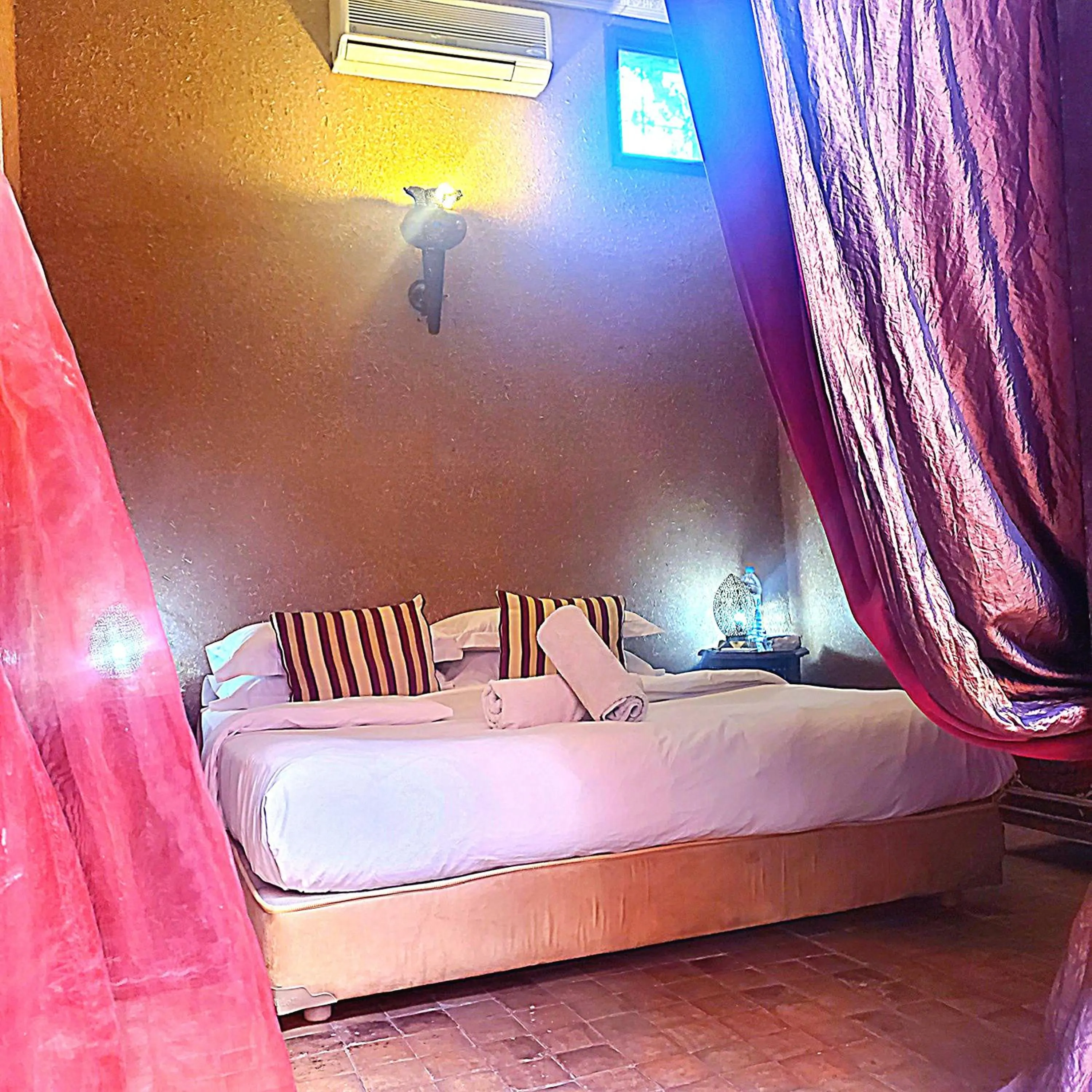 Photo of the whole room, Bed in Riad Rêve d Antan , Real Dream