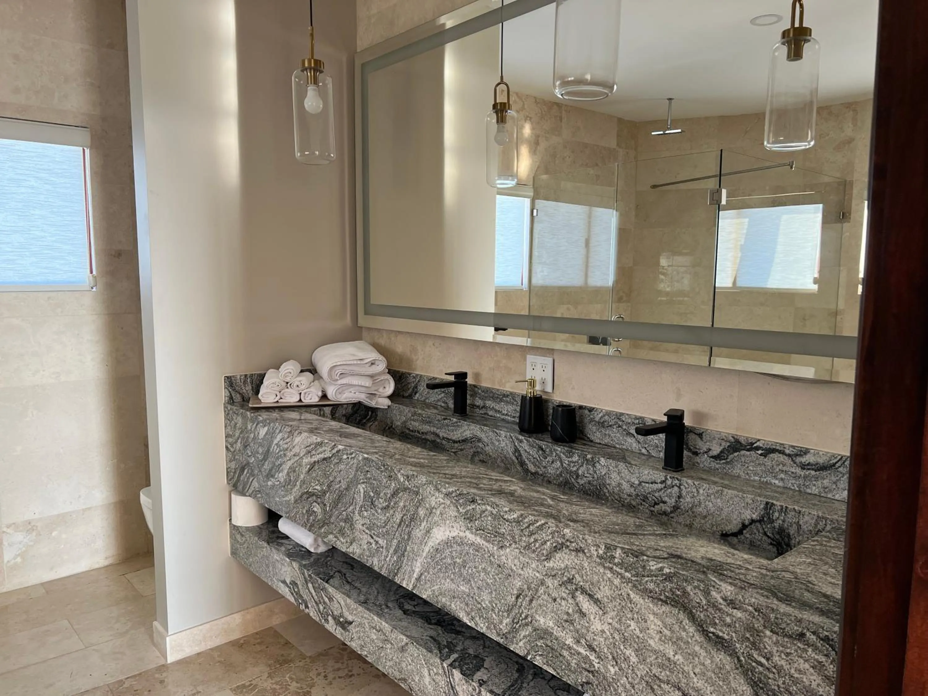 Bathroom in Boskenvid Hotel - Romantic Treehouses & Skypool