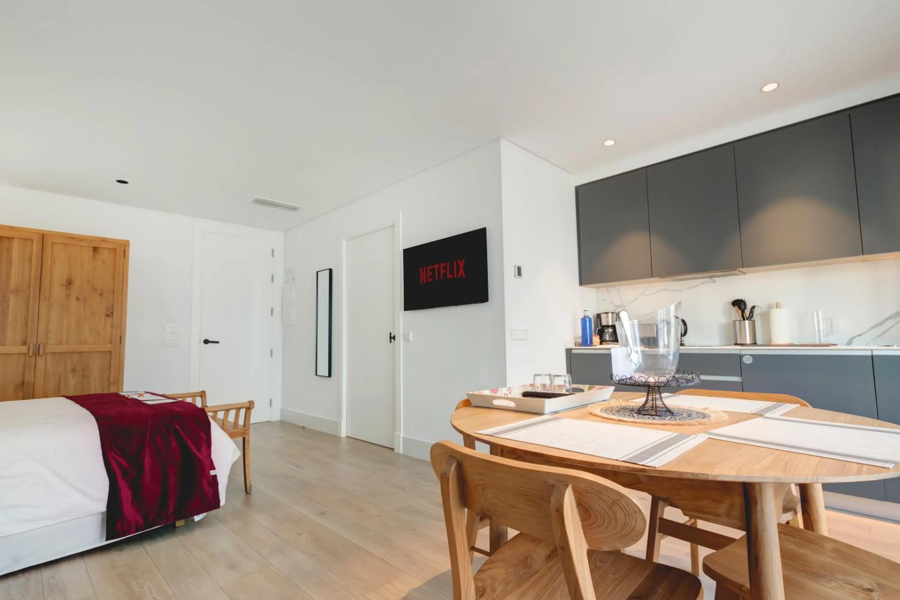 TV and multimedia in Apartamentos Turísticos La Plaza